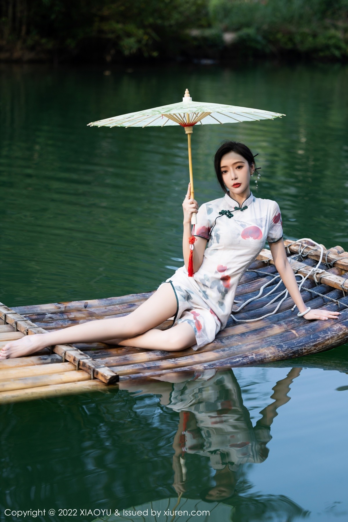 xgyw.top_[XiaoYu画语界]Vol.872_女神王馨瑶杭州旅拍脱旗袍露蓝灰色蕾丝内衣超薄肉丝诱惑写真83P