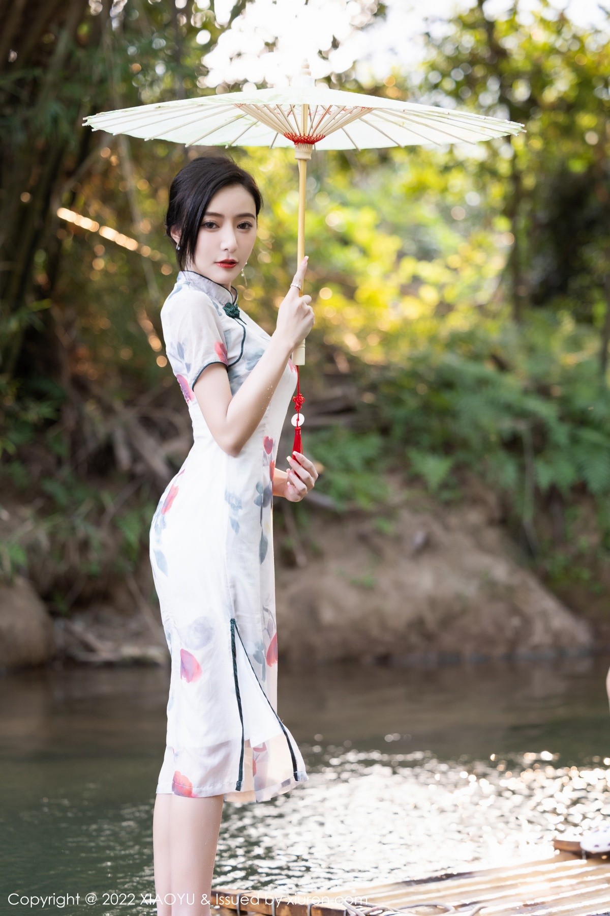 xgyw.top_[XiaoYu画语界]Vol.872_女神王馨瑶杭州旅拍脱旗袍露蓝灰色蕾丝内衣超薄肉丝诱惑写真83P