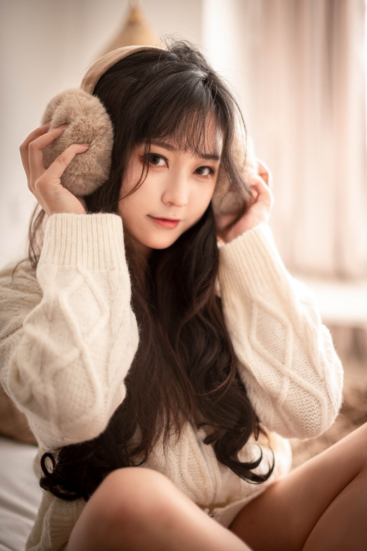 xgyw.top_Coser美女奇行家狗崽初冬梅川堀子主题私房性感纯白毛衣半脱露红色内衣诱惑写真40P