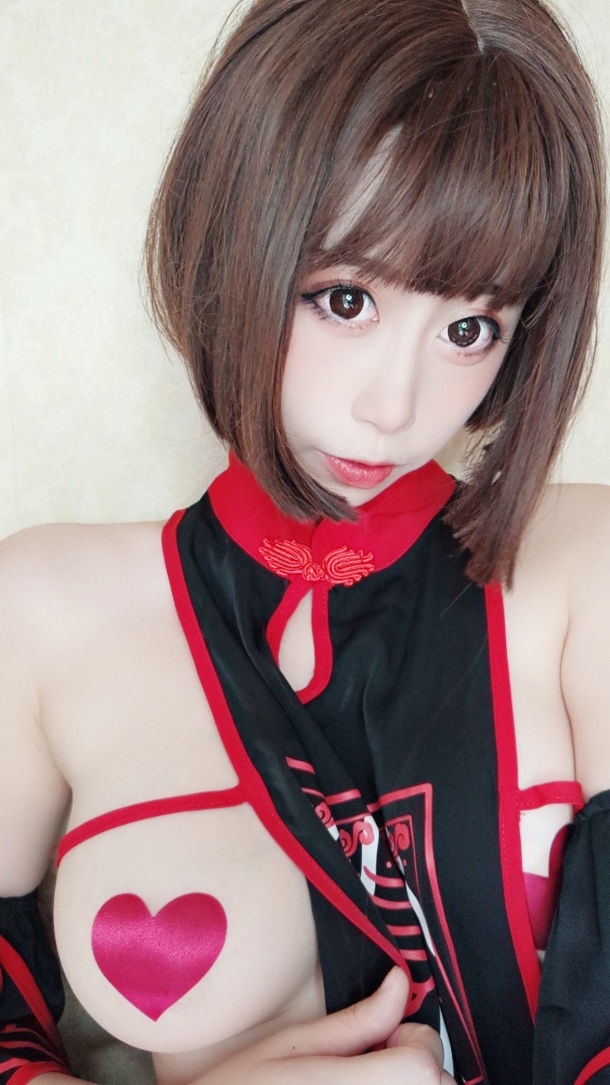 xgyw.top_萌妹奈汐酱nice巫女主题私房性感真空黑红服饰露豪乳红桃遮点极致诱惑写真45P