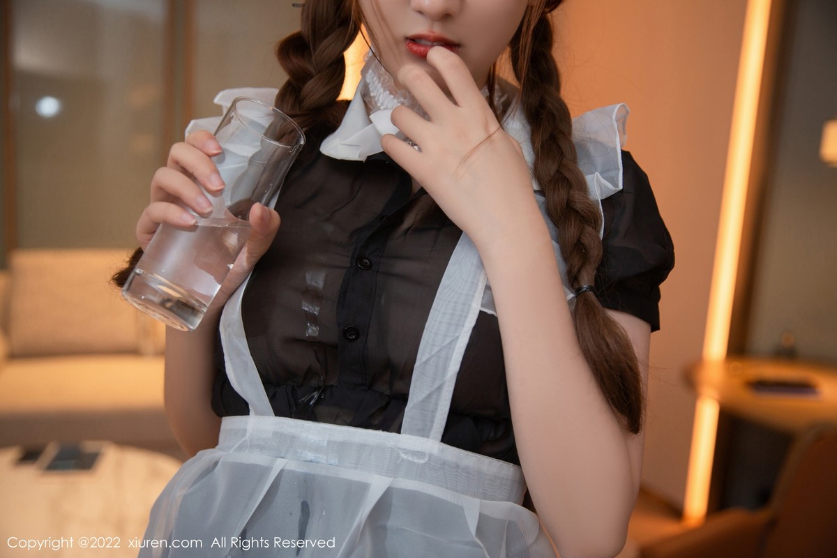 xgyw.top_XiuRen第5654期_模特江真真女仆角色扮演性感黑白围裙露丁字裤秀翘臀诱惑写真73P