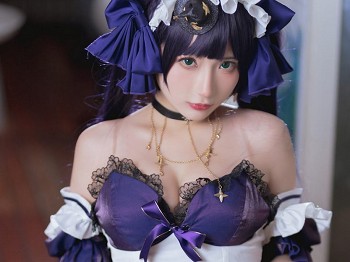 网络青春美女是三不是世w原神莫娜女佣主题性感低胸女佣装配黑色丝袜网袜骚扰写真55P
