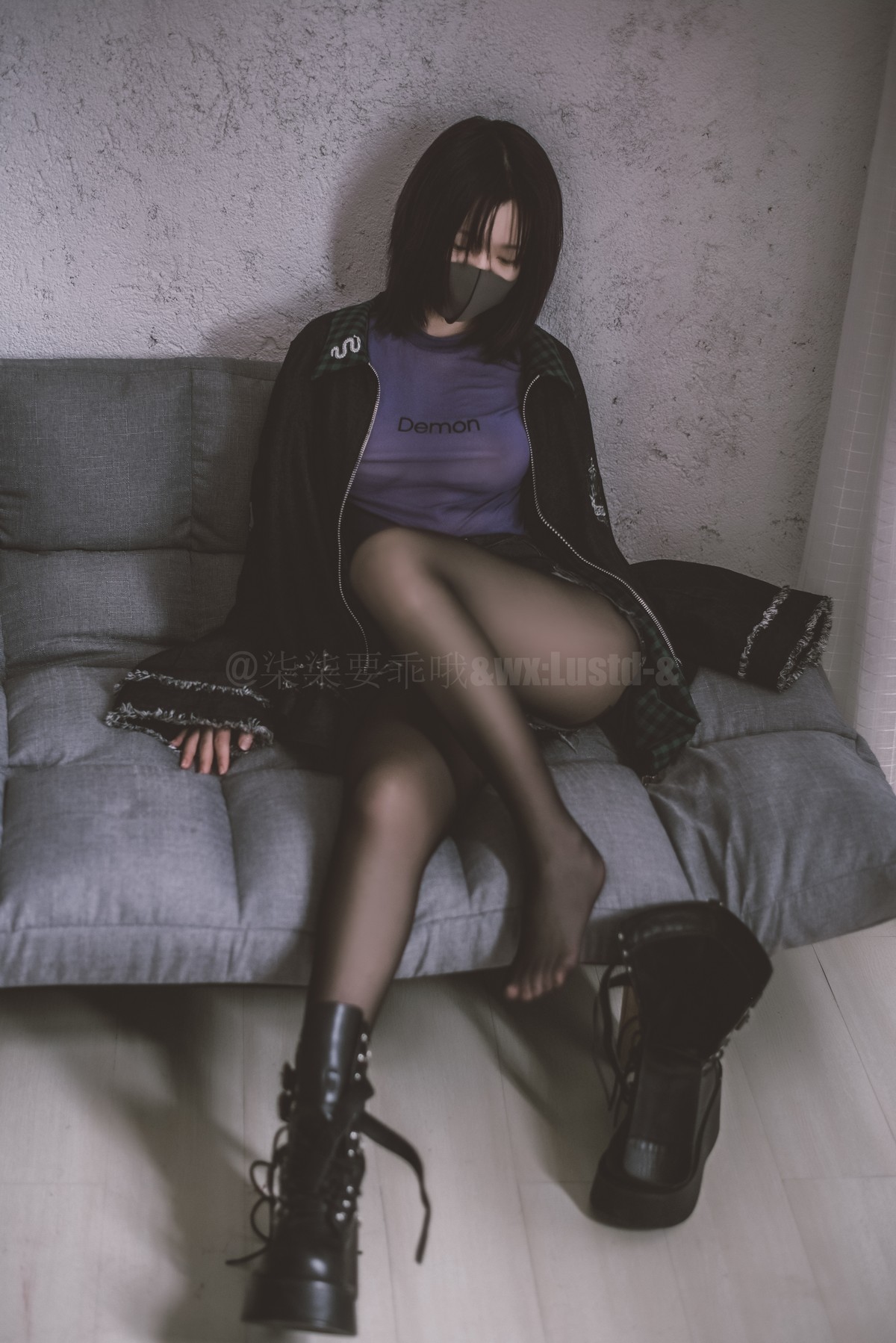 xgyw.top_动漫博主柒柒要乖哦私服主题私房性感丝袜系列全果上身露豪乳遮点诱惑写真59P
