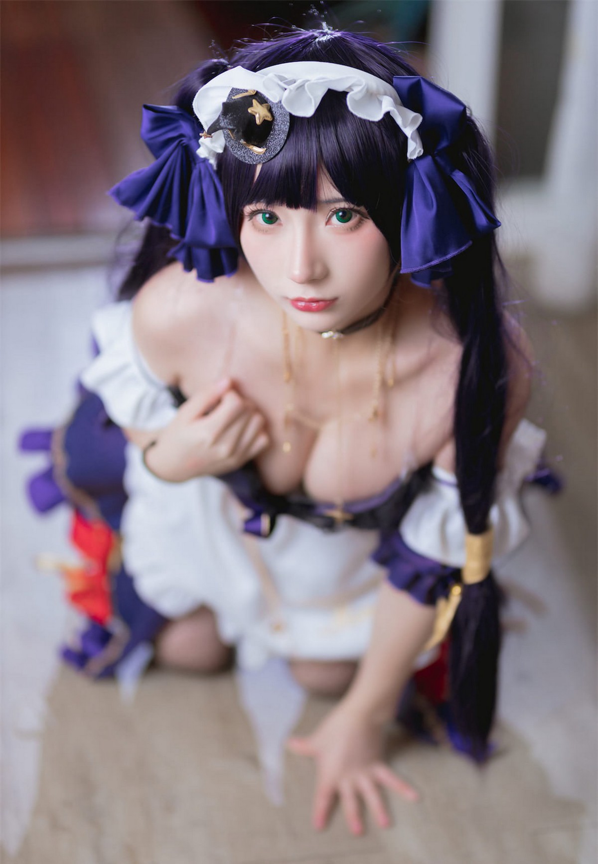 xgyw.top_网络美女是三不是世w原神莫娜女仆主题性感低胸女仆装配黑丝网袜诱惑写真55P