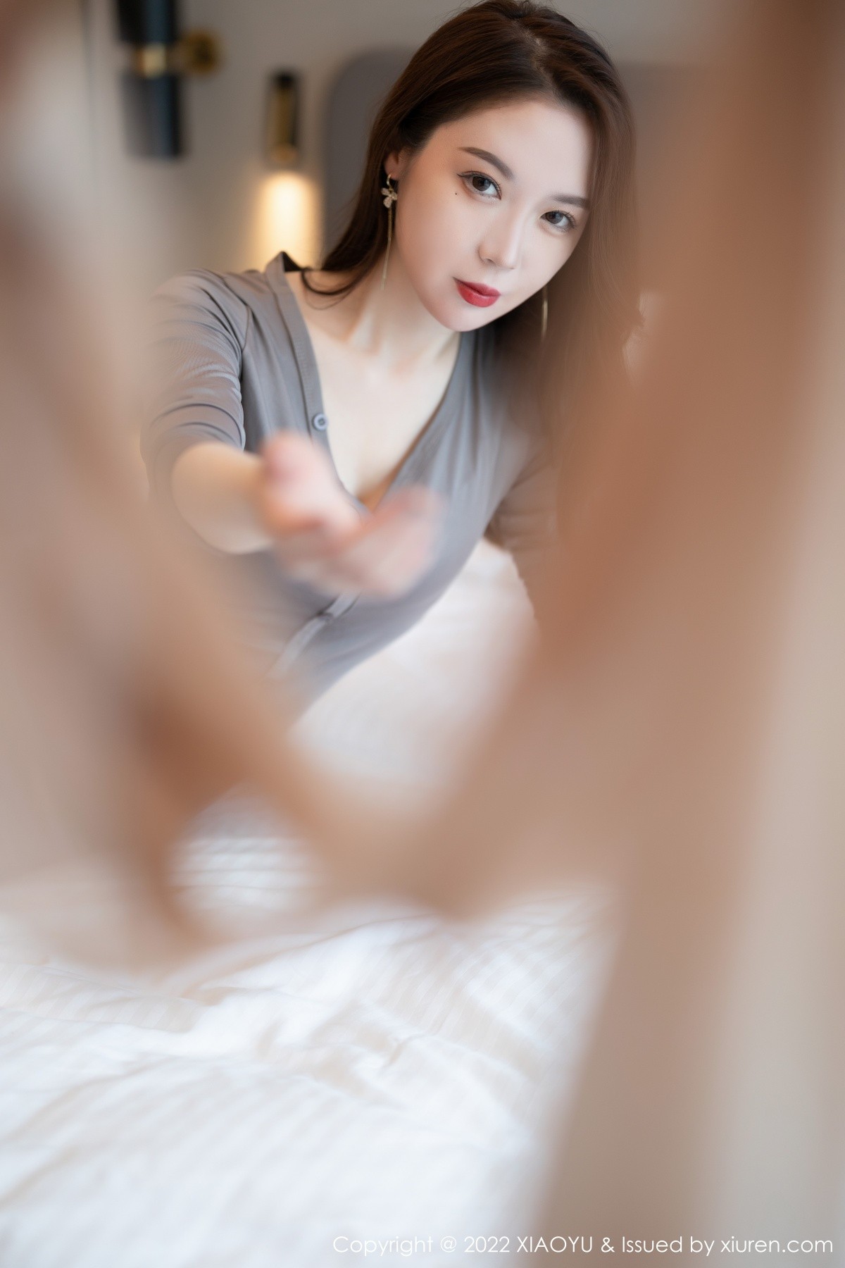 xgyw.top_[XiaoYu画语界]Vol.873_模特梦心玥灰色连衣裙配原色丝袜 红色情趣内衣惹火诱惑写真84P