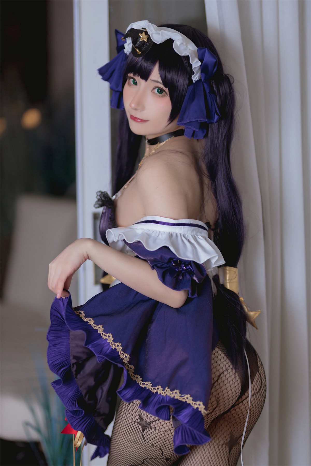xgyw.top_网络美女是三不是世w原神莫娜女仆主题性感低胸女仆装配黑丝网袜诱惑写真55P