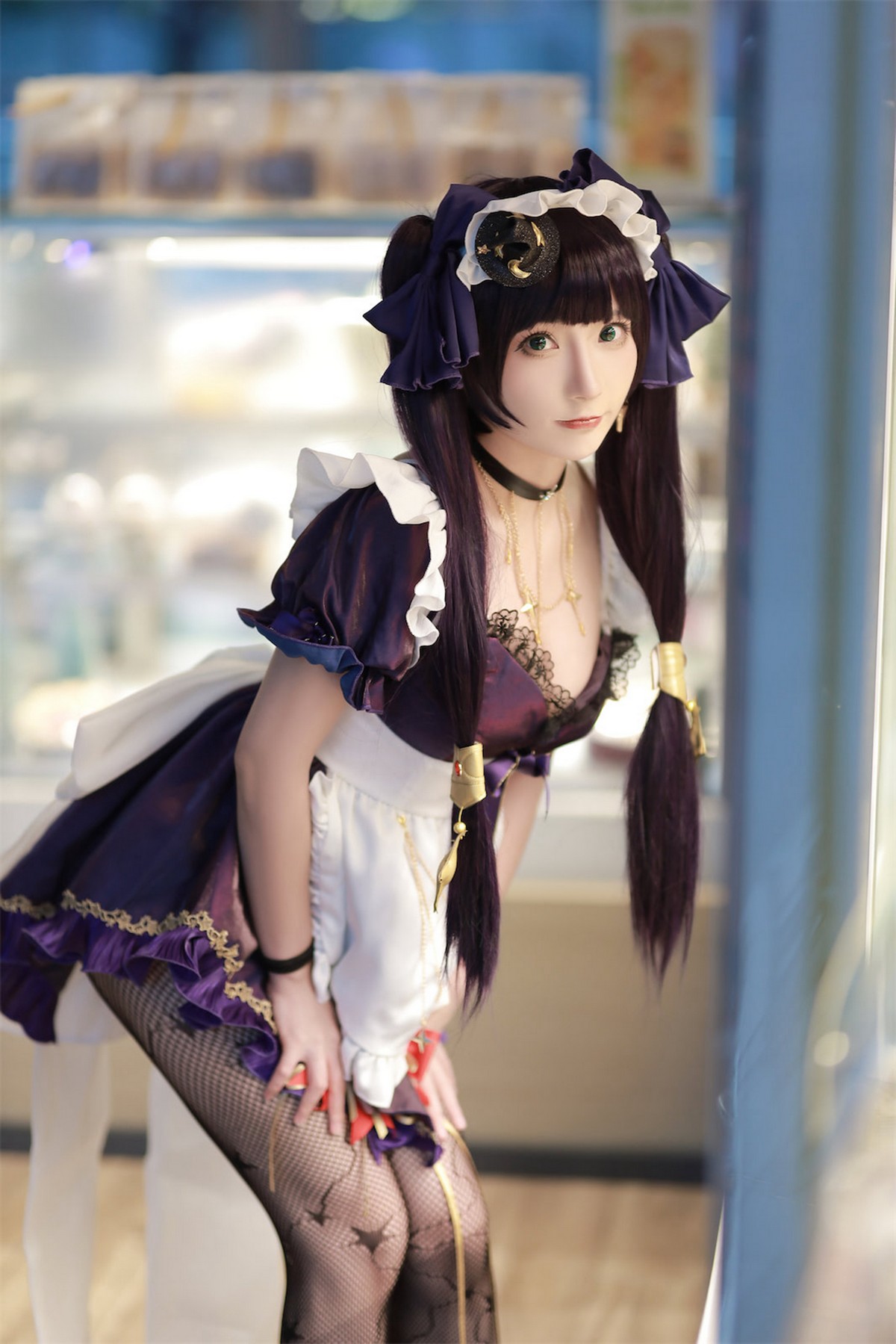 xgyw.top_网络美女是三不是世w原神莫娜女仆主题性感低胸女仆装配黑丝网袜诱惑写真55P