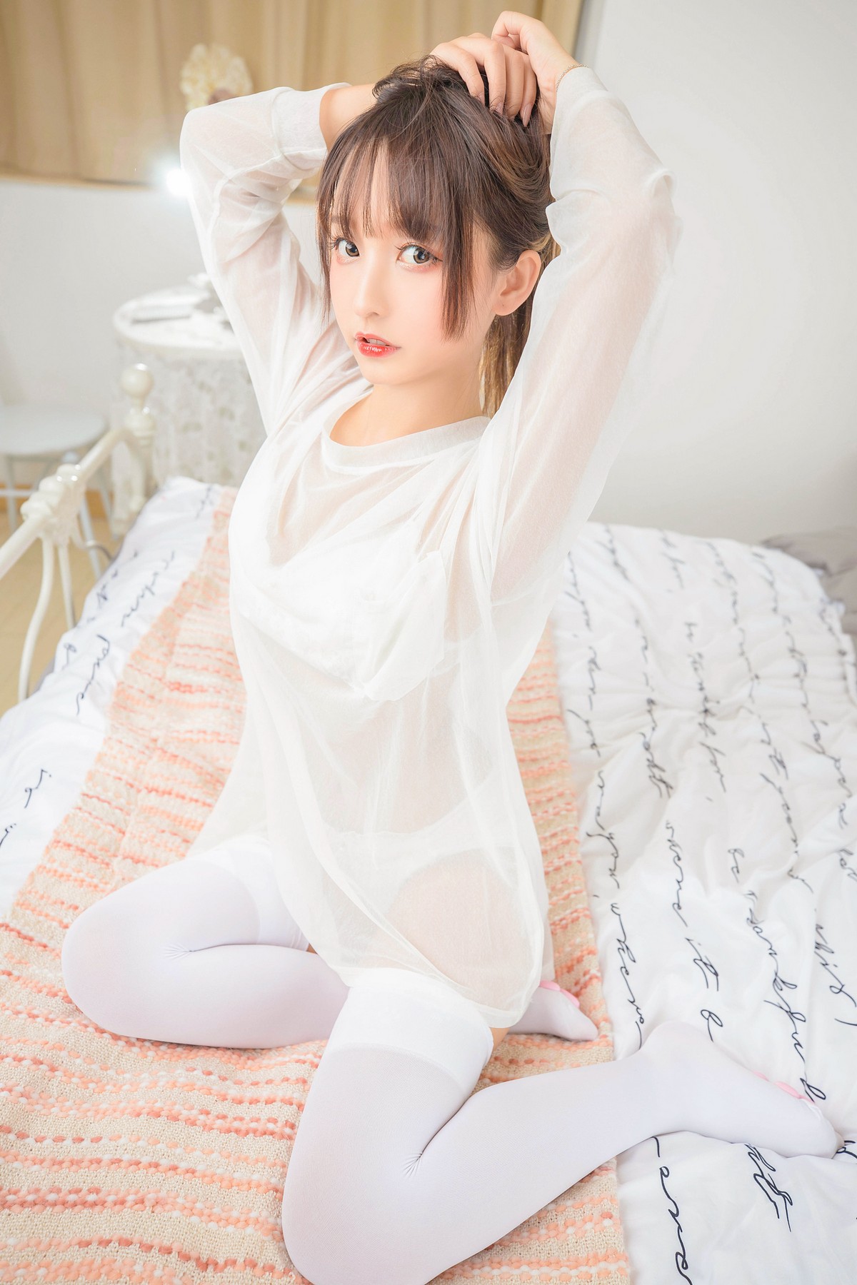 xgyw.top_萝莉美女神楽板真冬猫脚女仆主题性感薄透睡衣露白色蕾丝内衣完美诱惑写真150P