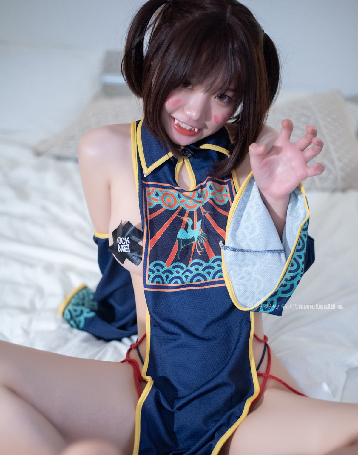 xgyw.top_动漫博主柒柒要乖哦小僵尸主题私房性感真空服饰半撩露豪乳胶带遮点诱惑写真45P