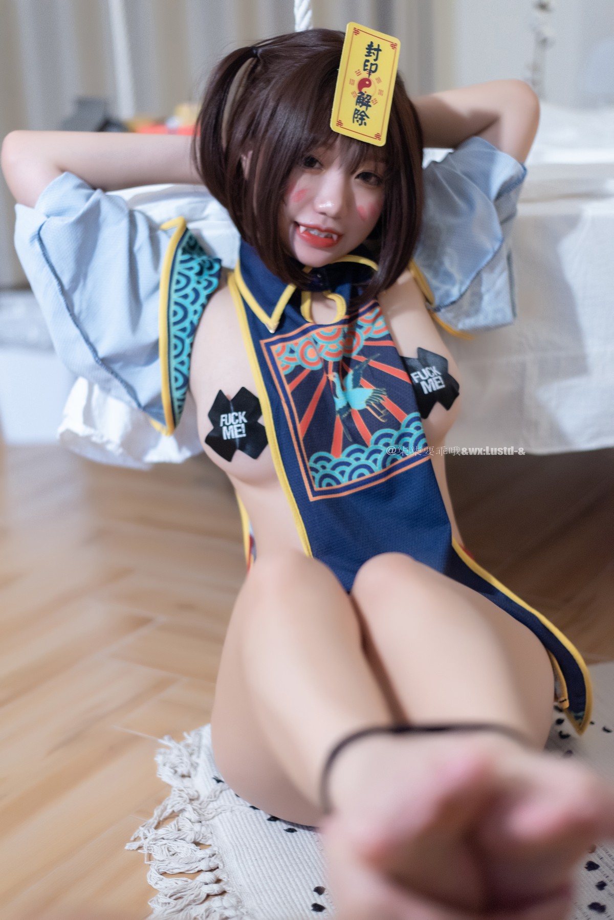 xgyw.top_动漫博主柒柒要乖哦小僵尸主题私房性感真空服饰半撩露豪乳胶带遮点诱惑写真45P