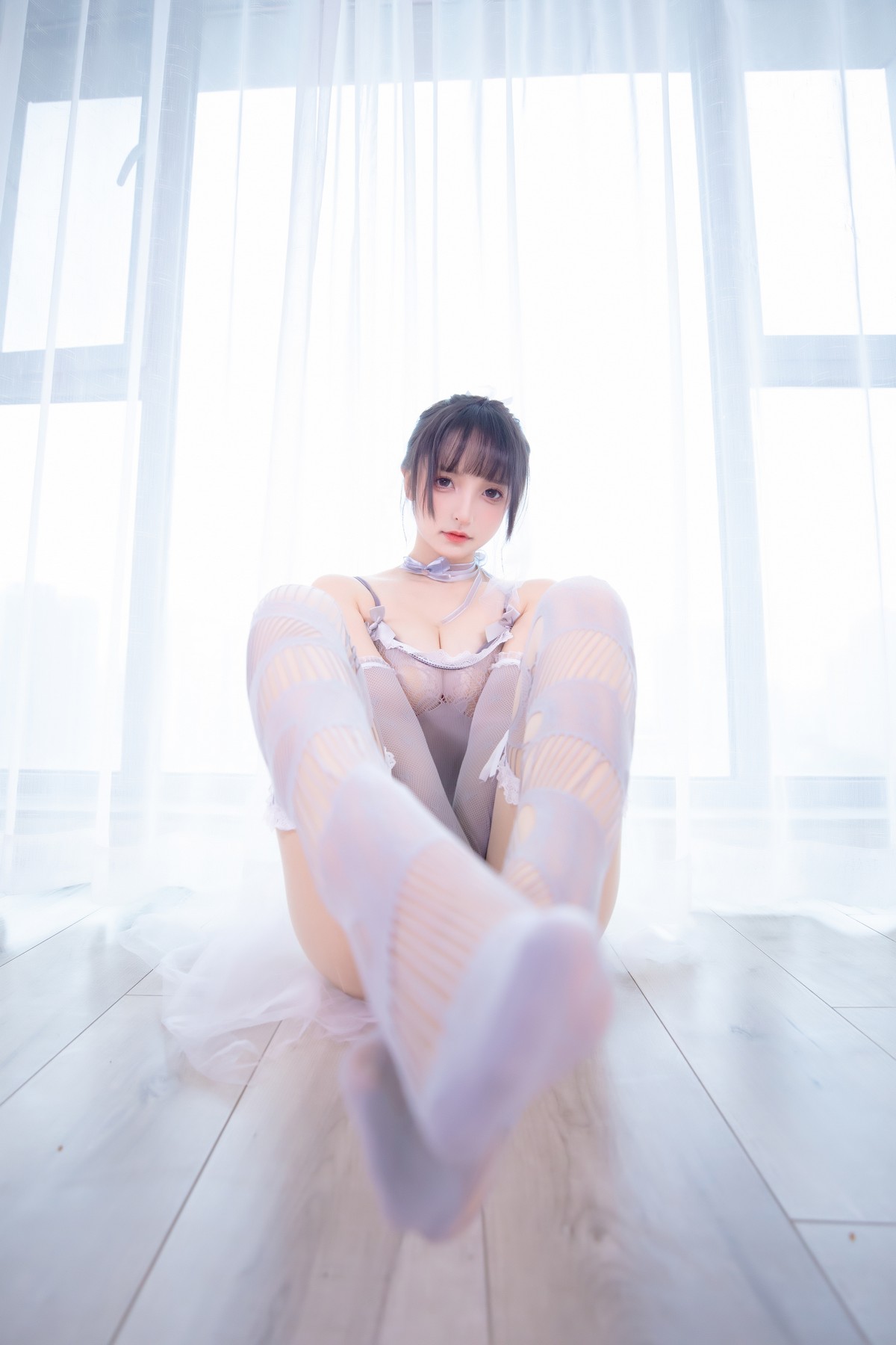 xgyw.top_萝莉美女神楽板真冬意乱情迷主题性感灰色薄透连体内衣配超薄肉丝完美诱惑写真75P