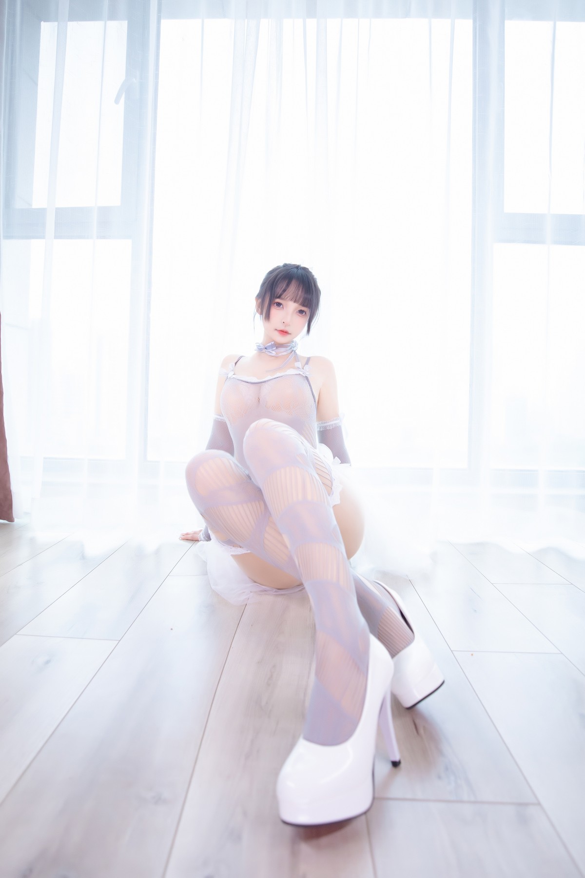 xgyw.top_萝莉美女神楽板真冬意乱情迷主题性感灰色薄透连体内衣配超薄肉丝完美诱惑写真75P
