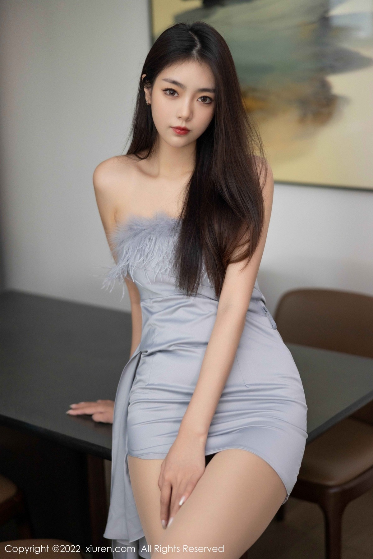 xgyw.top_XiuRen第5664期_模特可乐Vicky性感蓝灰色露肩连衣短裙配超薄肉丝惹火诱惑写真54P