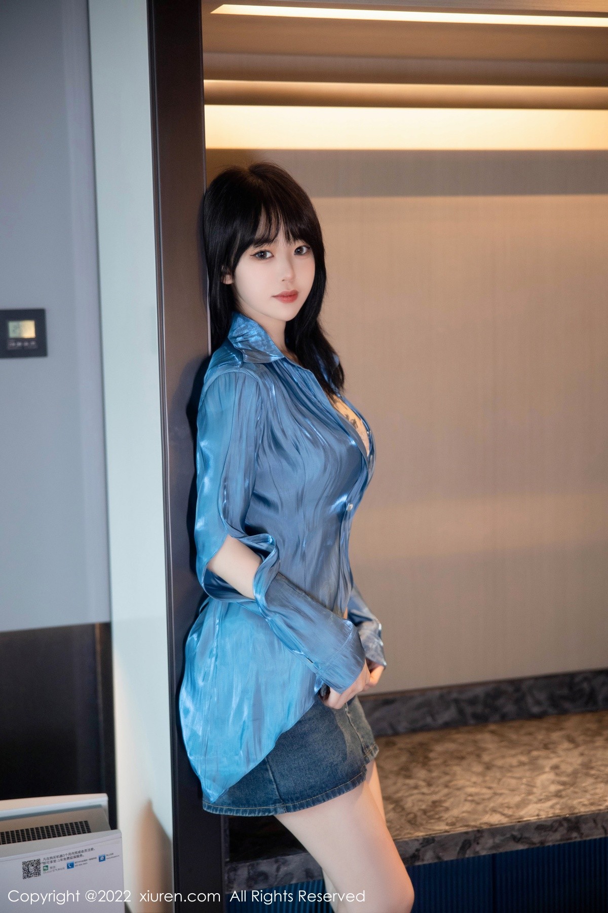xgyw.top_XiuRen第5662期_模特奶瓶性感蓝色上衣配牛仔短裙半脱露浅色蕾丝内衣诱惑写真97P