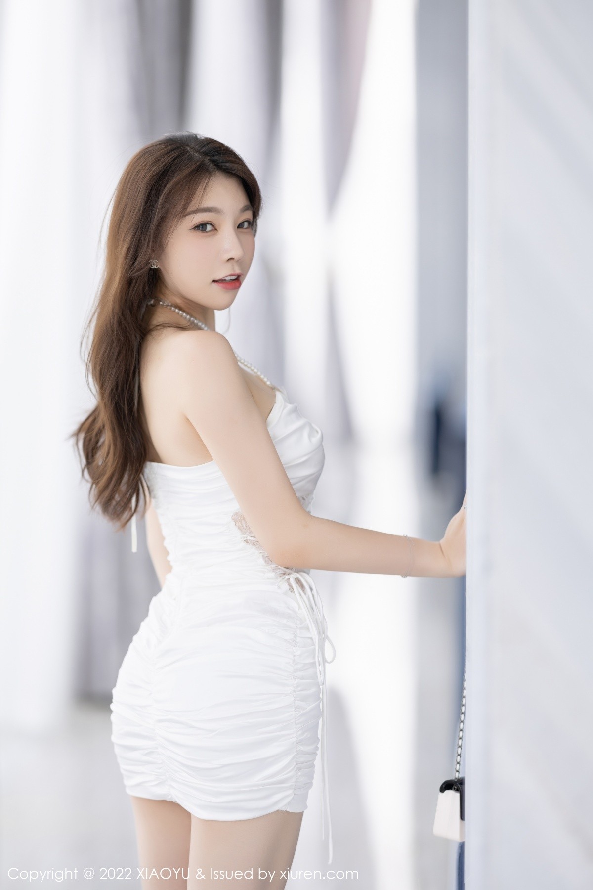 xgyw.top_[XiaoYu画语界]Vol.874_女神徐莉芝Booty白色露肩连衣短裙露性感轻透内衣撩人诱惑写真84P