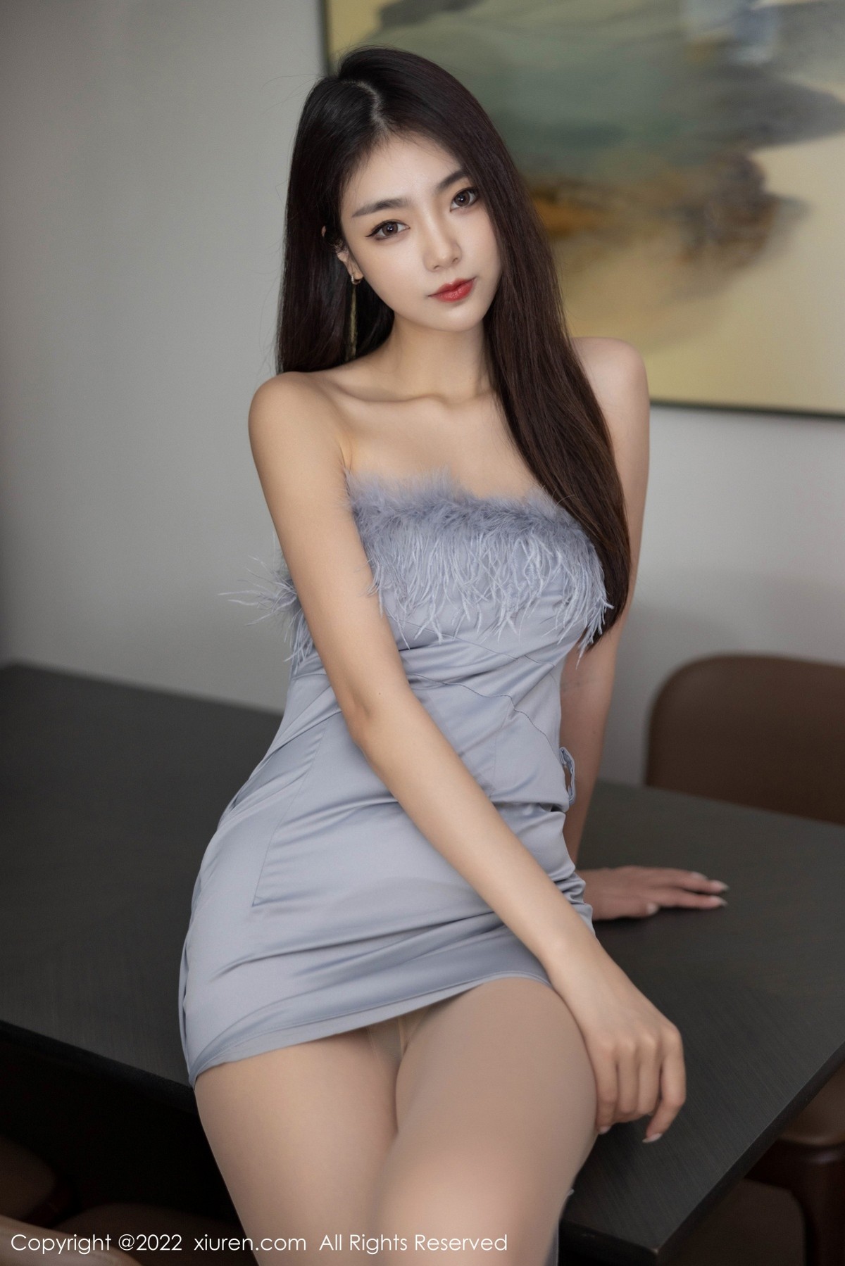 xgyw.top_XiuRen第5664期_模特可乐Vicky性感蓝灰色露肩连衣短裙配超薄肉丝惹火诱惑写真54P