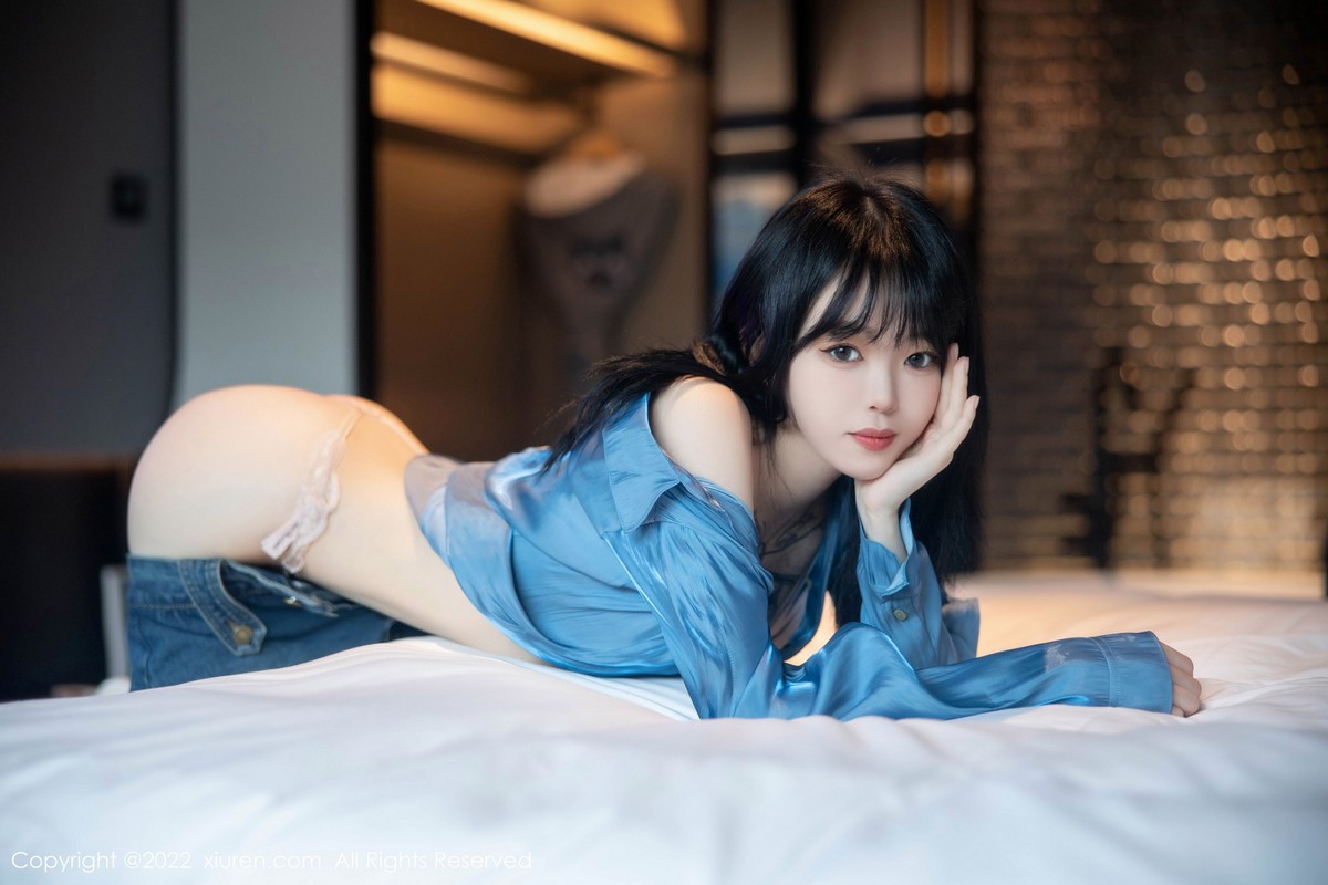 xgyw.top_XiuRen第5662期_模特奶瓶性感蓝色上衣配牛仔短裙半脱露浅色蕾丝内衣诱惑写真97P
