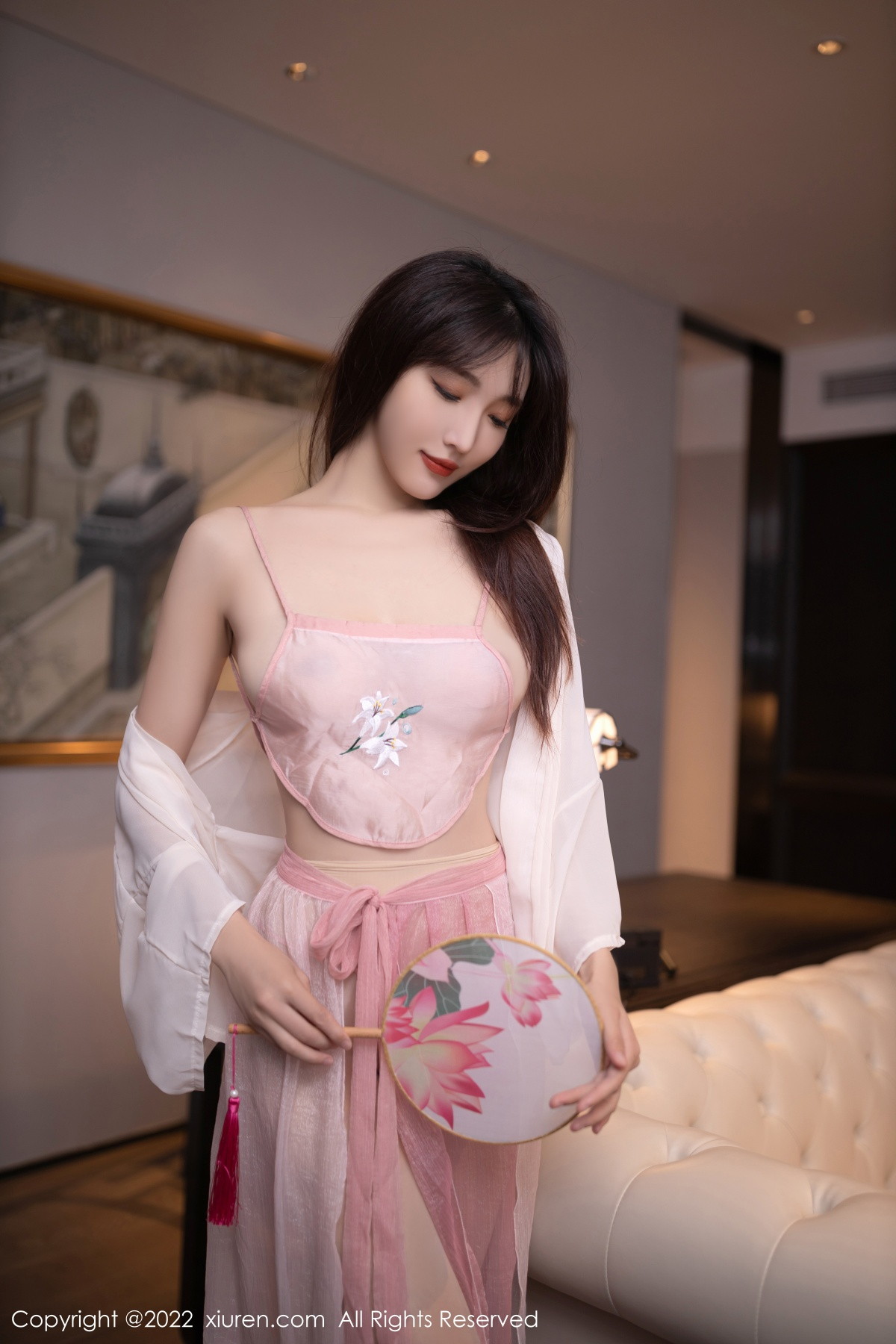 xgyw.top_XiuRen第5666期_模特陆萱萱性感粉色古装服配超薄肉丝秀完美身材撩人诱惑写真82P