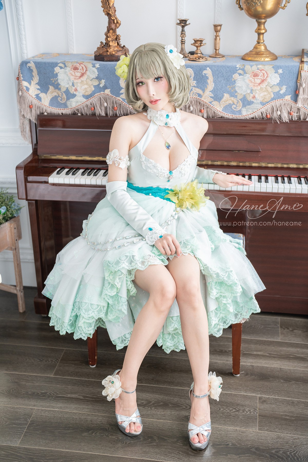xgyw.top_Coser美女雨波_HaneAme偶像大师主题私房性感低胸礼服秀傲人豪乳诱惑写真41P