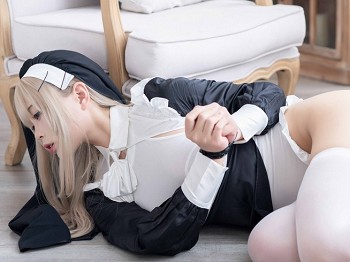 萌系大姐姐白烨禁x欲修女主题性感黑白服饰配白丝袜秀蜜桃臀美腿撩人骚扰写真78P