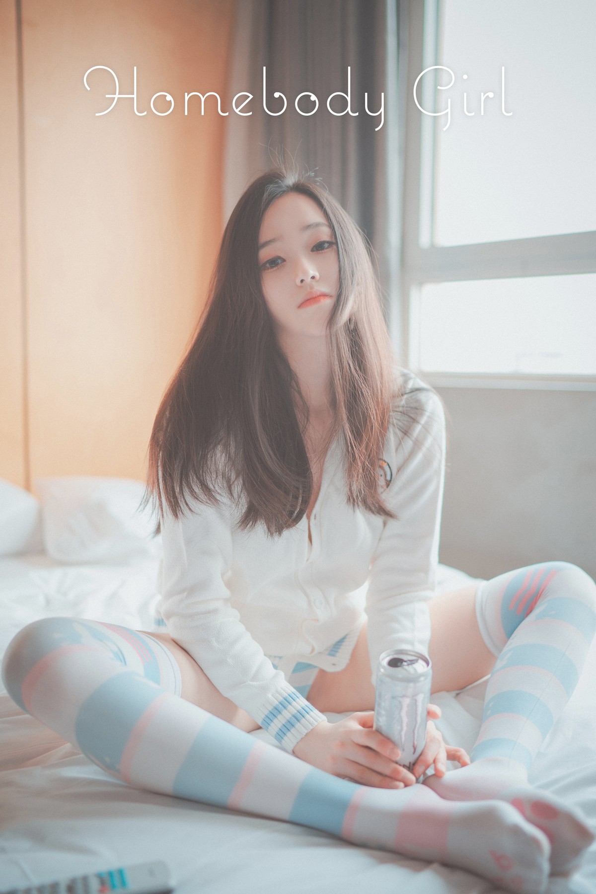 xgyw.top_[DJAWA]No.201_模特BamBi_Homebody Girl主题私房床上半脱秀完美身材诱惑写真50P