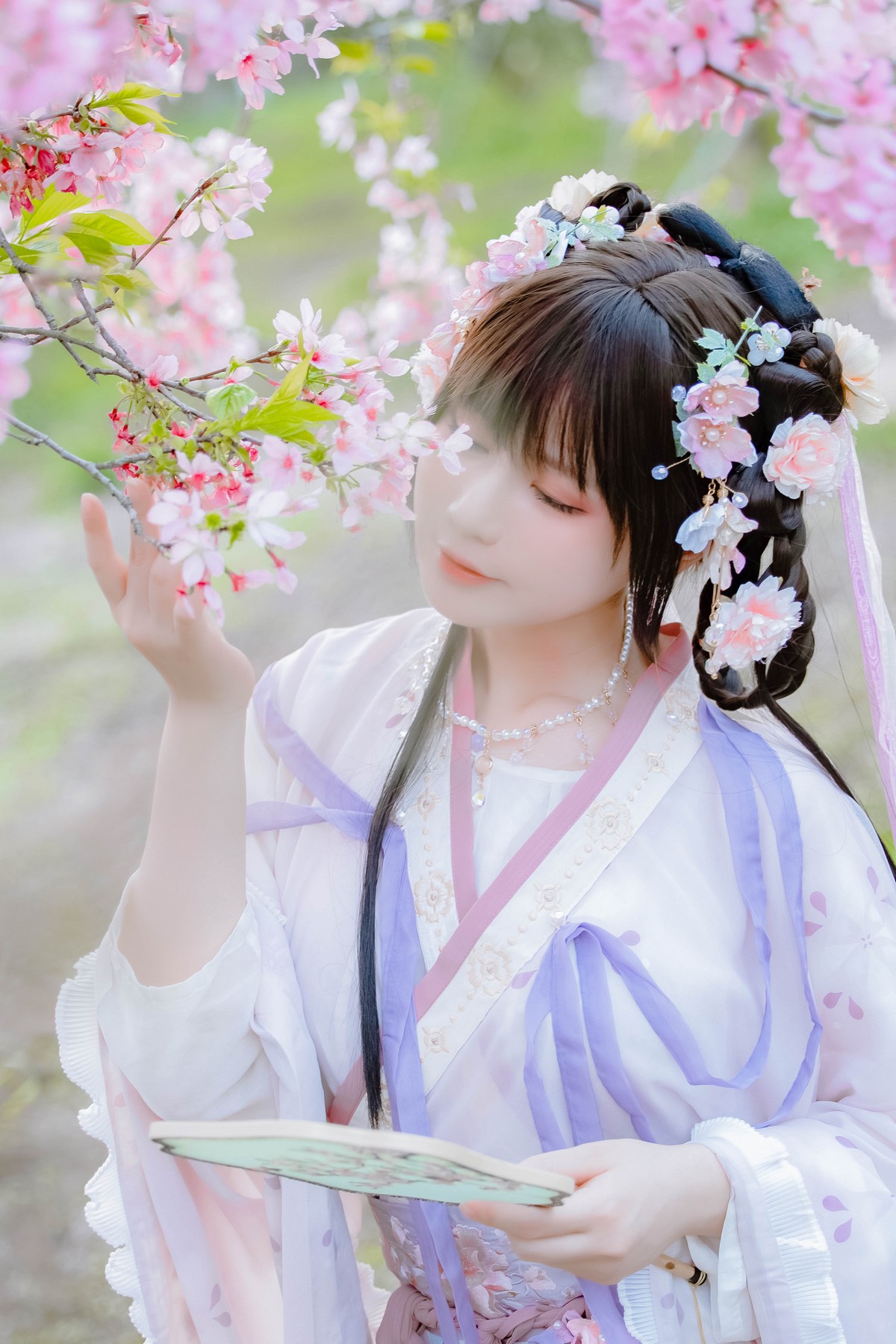 xgyw.top_网络美女Nyako喵子花神祈愿主题户外樱花树下性感古典服饰靓丽迷人写真52P