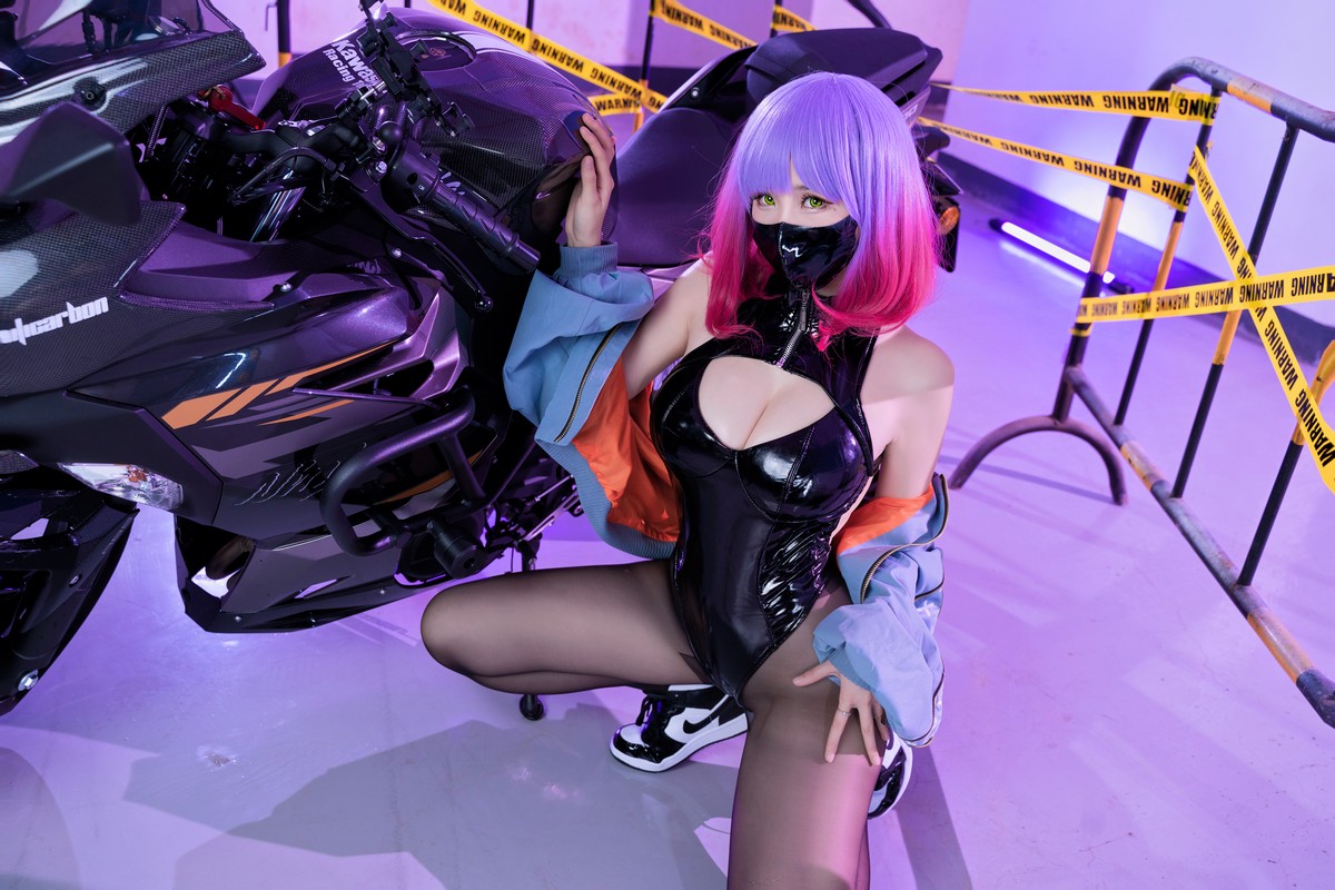 xgyw.top_网络美女miko酱ww-Luna主题机车女郎装扮黑色皮质连体衣配黑丝裤袜诱惑写真31P