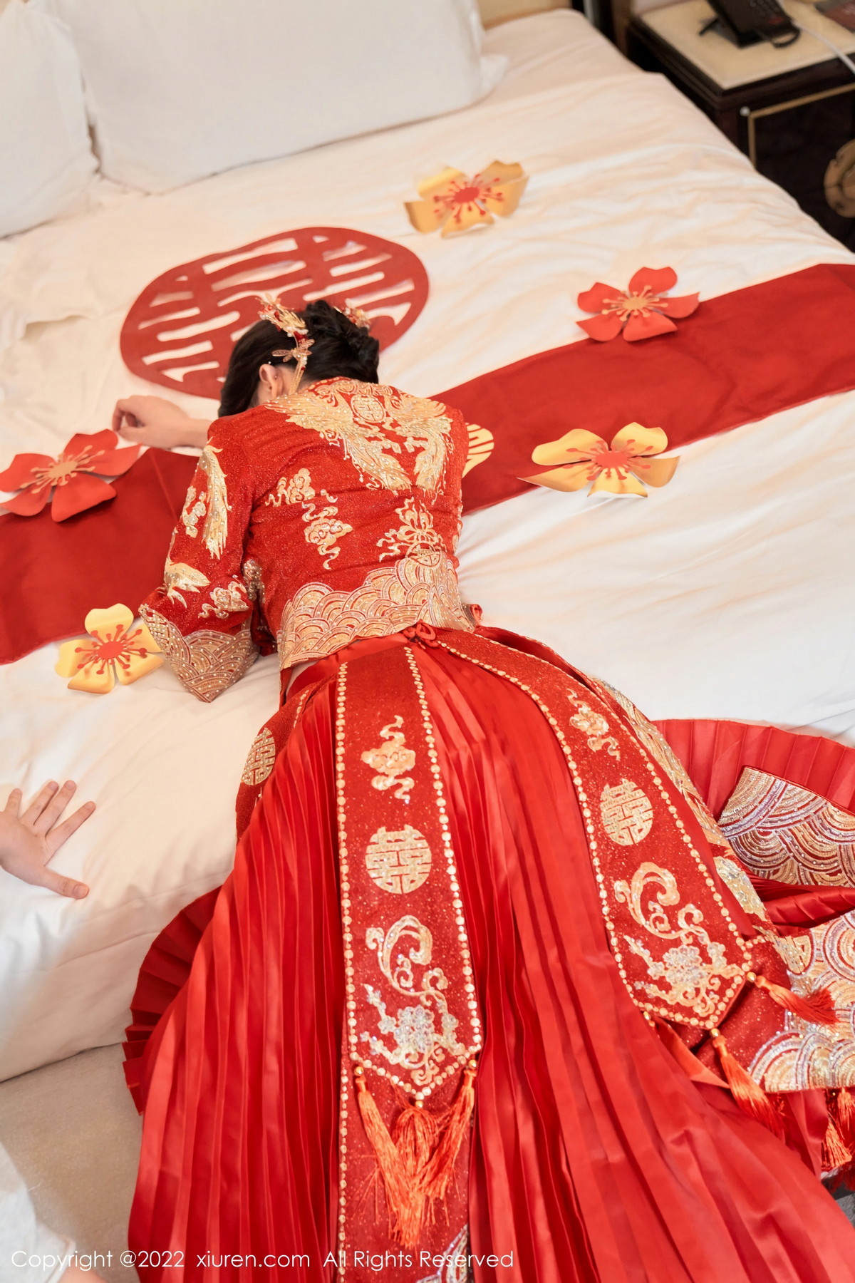 xgyw.top_XiuRen第5675期_女神周于希Sally私房脱新娘装露红色蕾丝内衣超薄肉丝诱惑写真80P