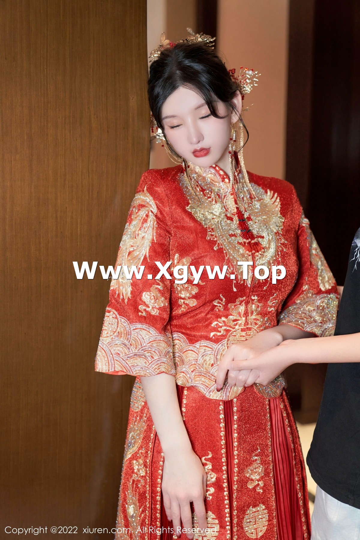 xgyw.top_XiuRen第5675期_女神周于希Sally私房脱新娘装露红色蕾丝内衣超薄肉丝诱惑写真80P