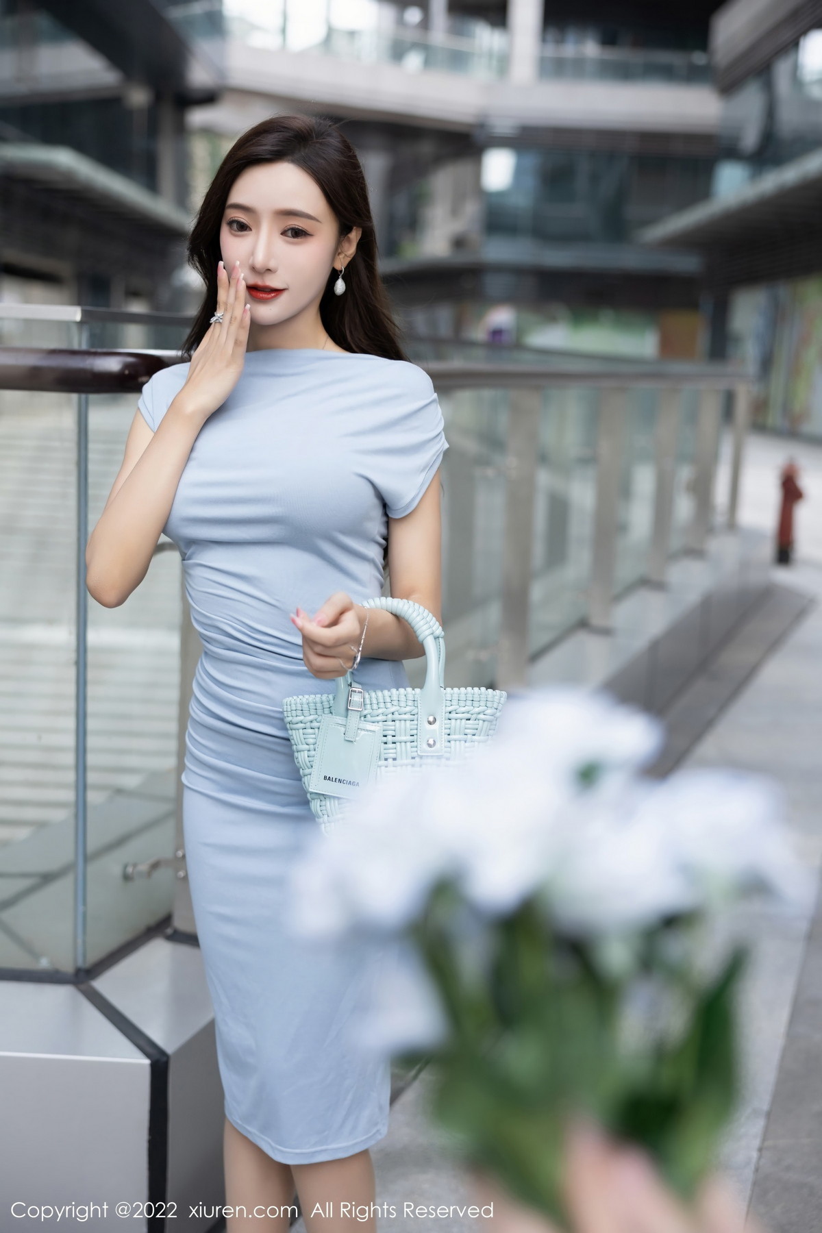 xgyw.top_XiuRen第5674期_女神王馨瑶yanni脱蓝灰连衣裙露紫色蕾丝内衣超薄肉丝诱惑写真90P