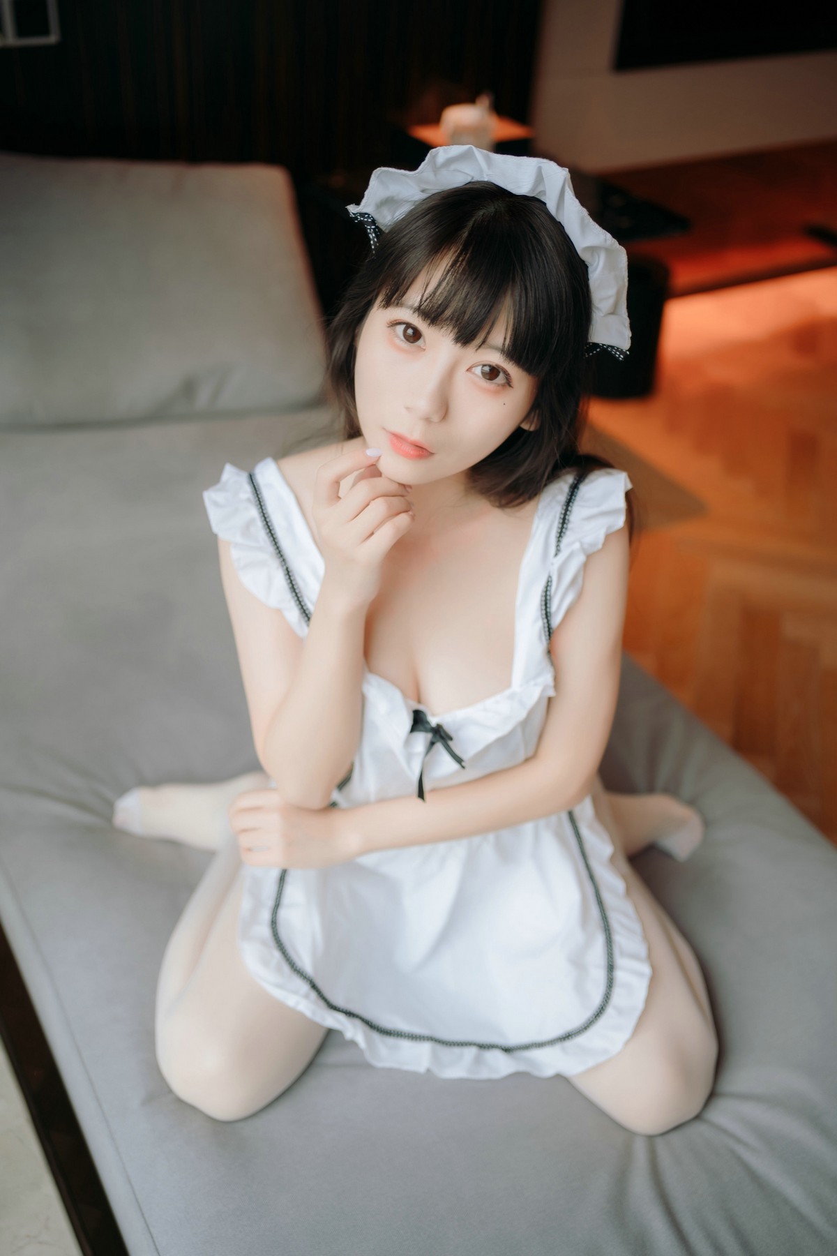 xgyw.top_网络美女Usejan小厨娘主题私房浴室性感真空服饰半露豪乳遮点湿身诱惑写真46P