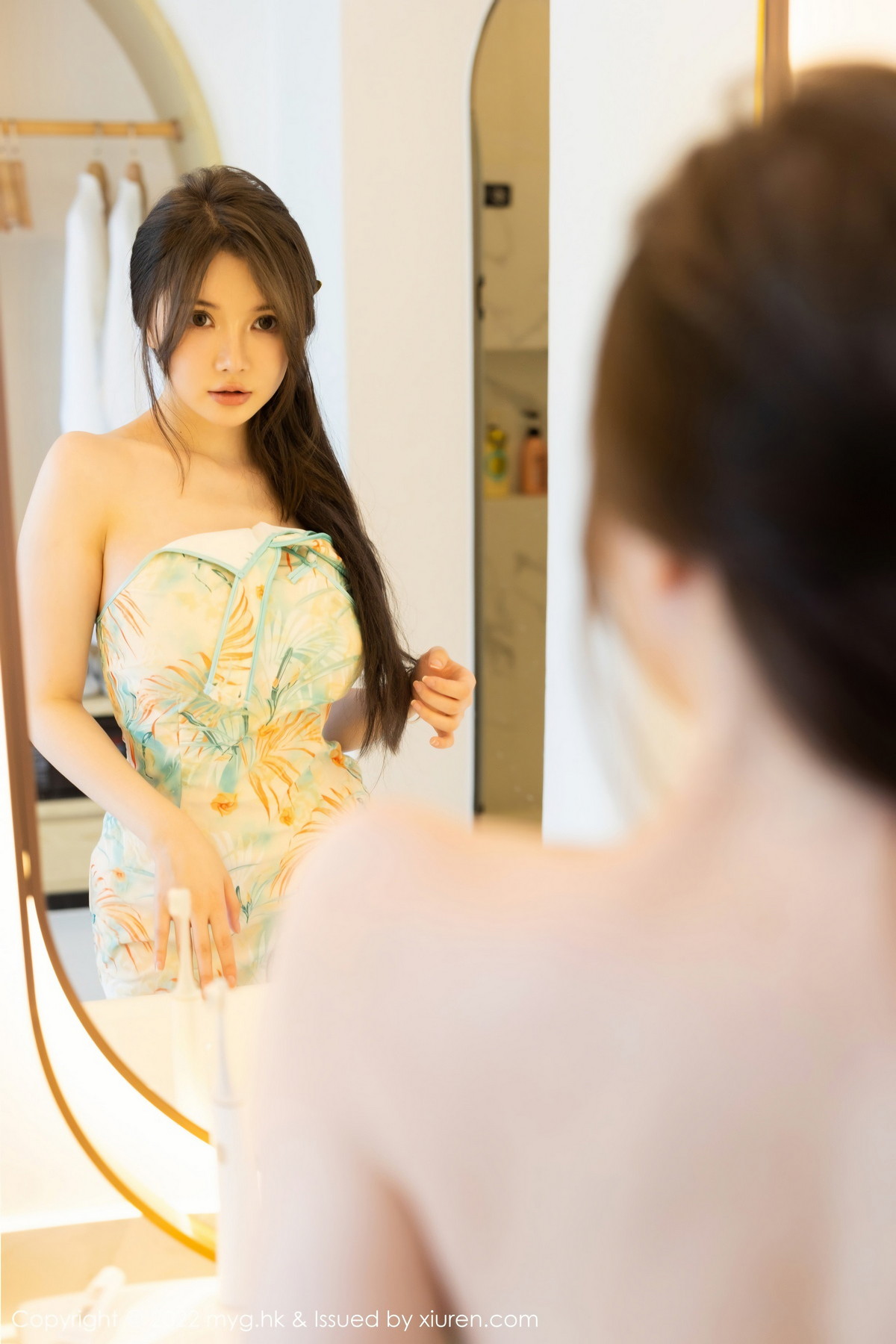 xgyw.top_[MyGirl美媛馆]Vol.640_模特糯美子MINIbabe心愿旅拍户外浅色旗袍秀完美身材诱惑写真67P