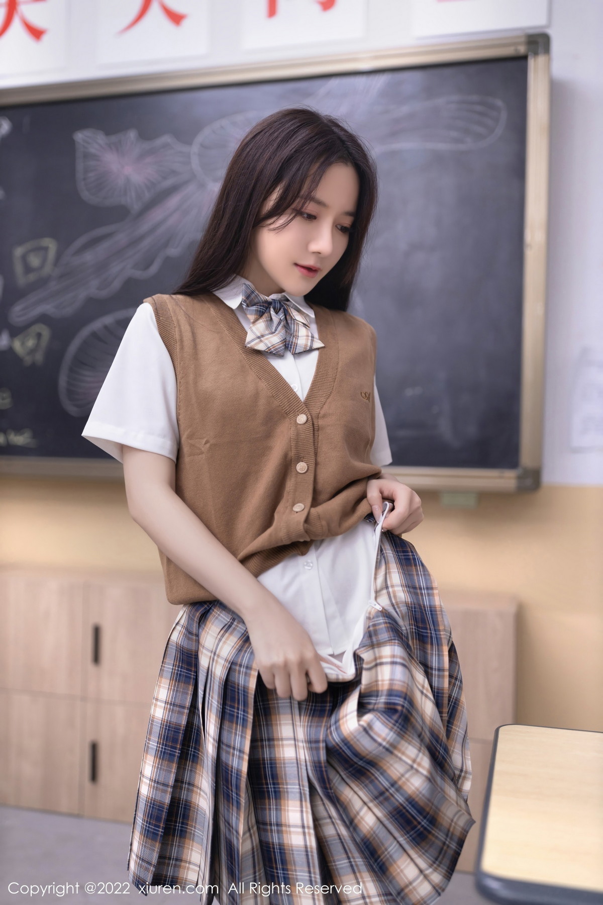 xgyw.top_XiuRen第5673期_模特鱼子酱Fish教师回忆录主题性感白色内衣秀完美身材诱惑写真80P