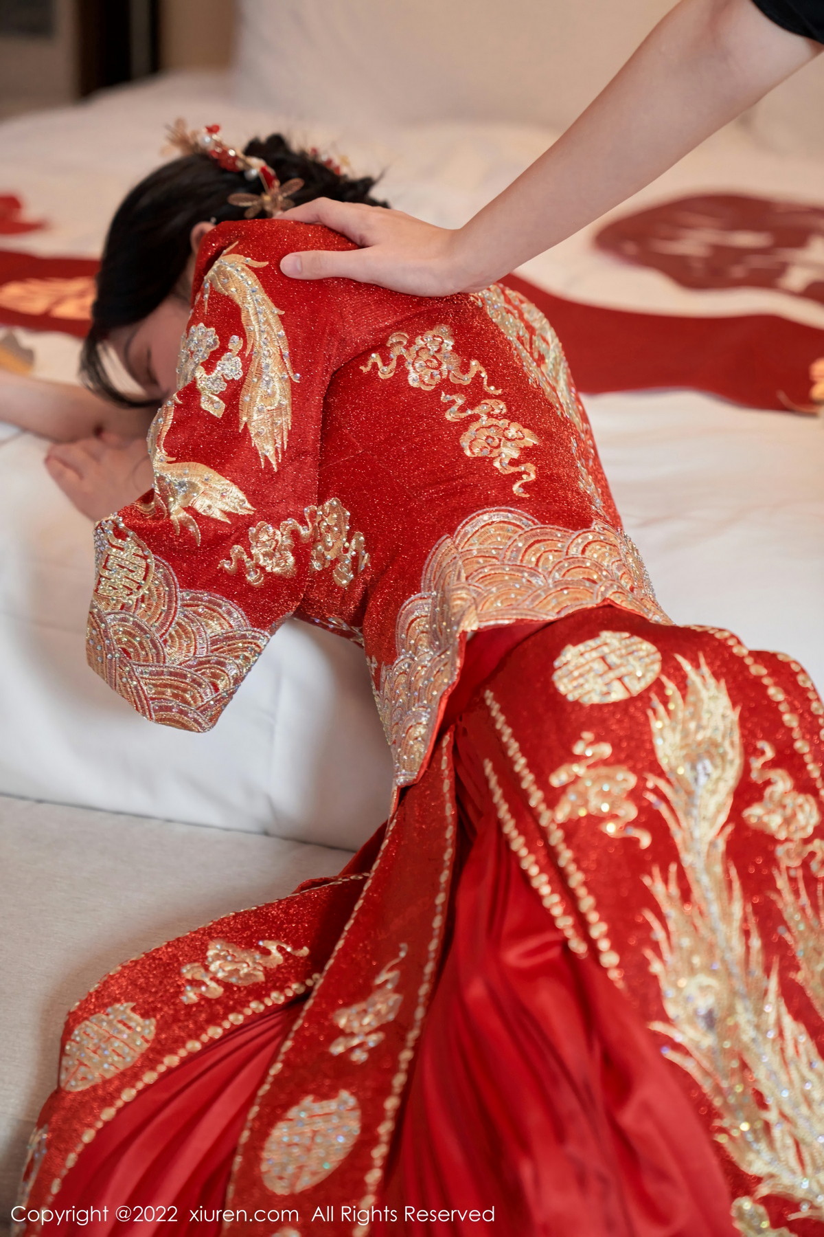 xgyw.top_XiuRen第5675期_女神周于希Sally私房脱新娘装露红色蕾丝内衣超薄肉丝诱惑写真80P