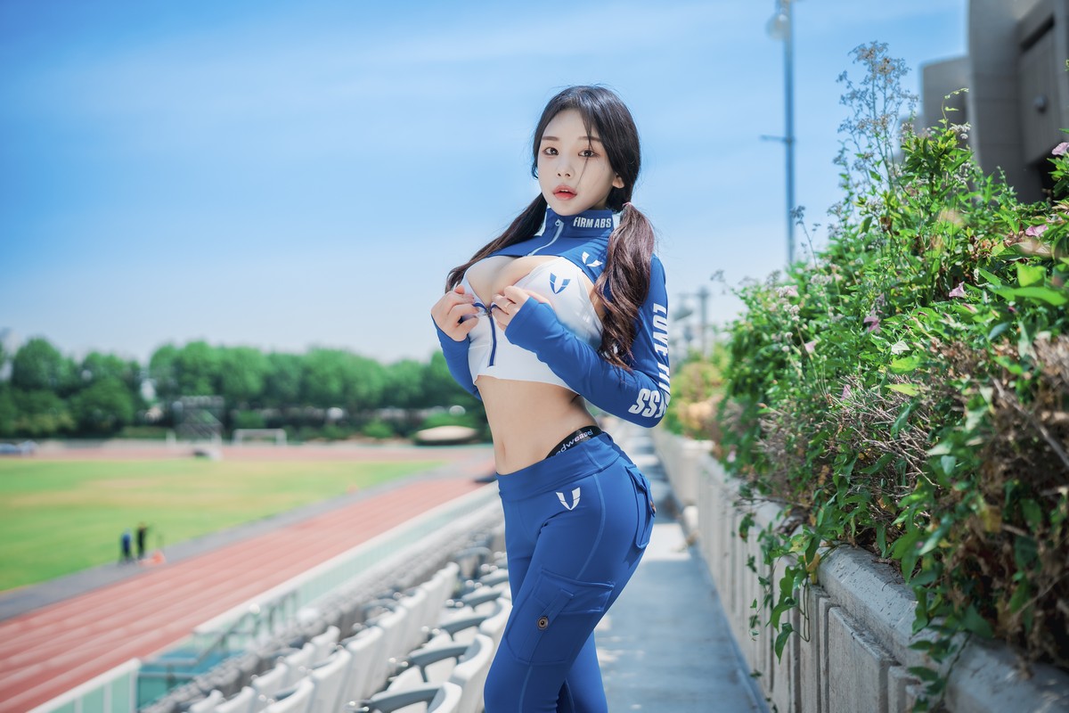 xgyw.top_[DJAWA]No.202_模特Zzyuri_Loose&Tight Refreshing Blue主题性感运动装露豪乳诱惑写真82P