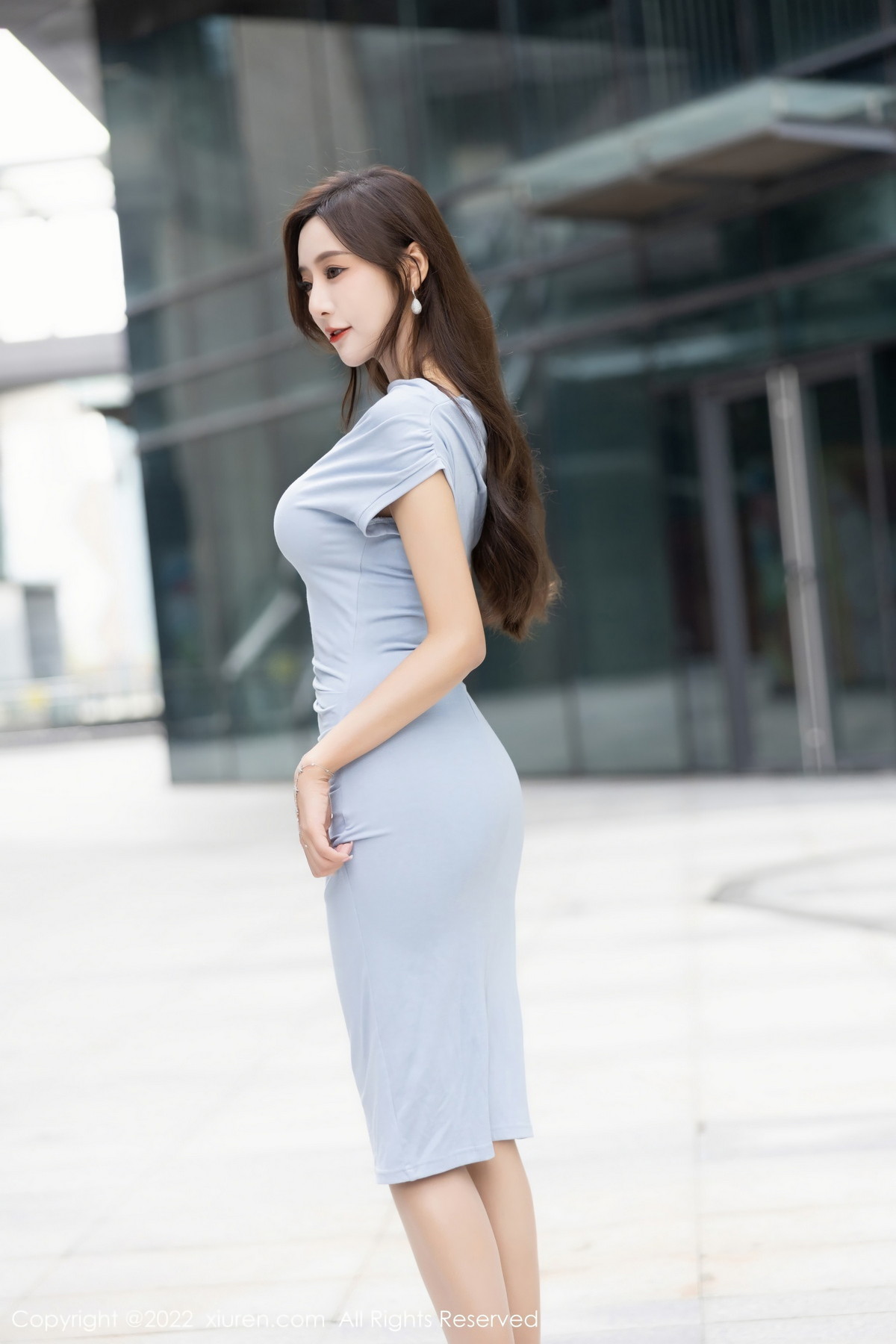 xgyw.top_XiuRen第5674期_女神王馨瑶yanni脱蓝灰连衣裙露紫色蕾丝内衣超薄肉丝诱惑写真90P