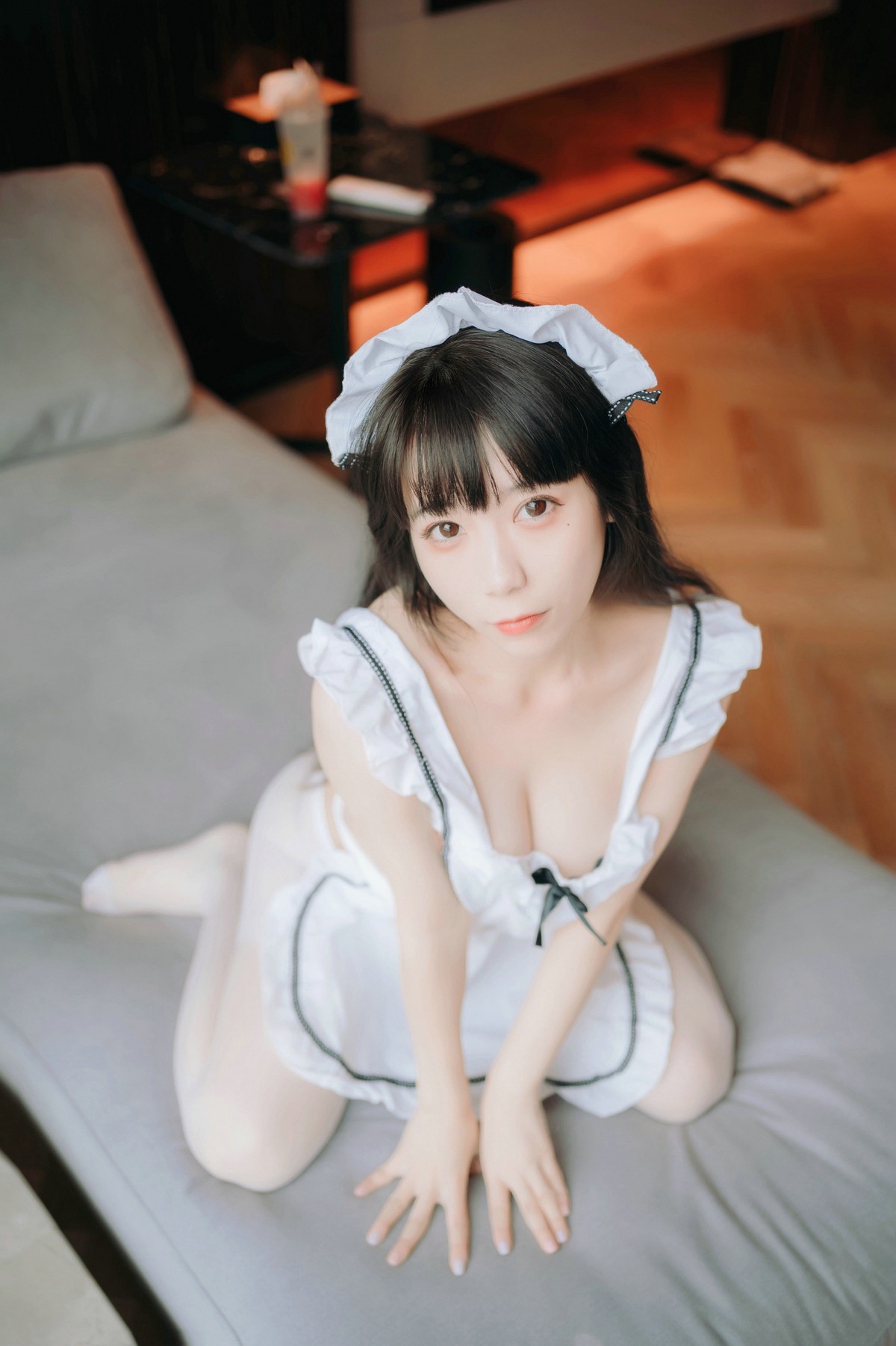 xgyw.top_网络美女Usejan小厨娘主题私房浴室性感真空服饰半露豪乳遮点湿身诱惑写真46P