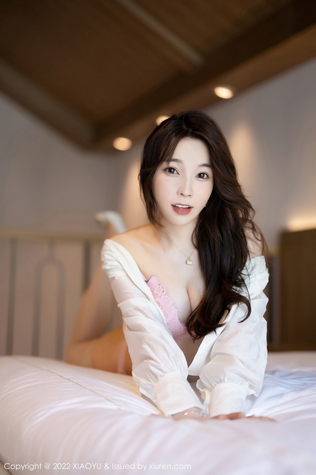 xgyw.top_[XiaoYu画语界]Vol.876_女神徐莉芝Booty白色上衣配粉短裙露粉色蕾丝内衣撩人诱惑写真85P