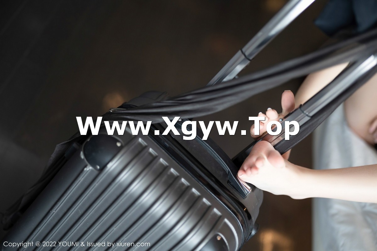 xgyw.top_[YouMi尤蜜荟]Vol.850_模特是小逗逗性感红色空姐制服配超薄黑丝秀翘臀美腿诱惑写真77P