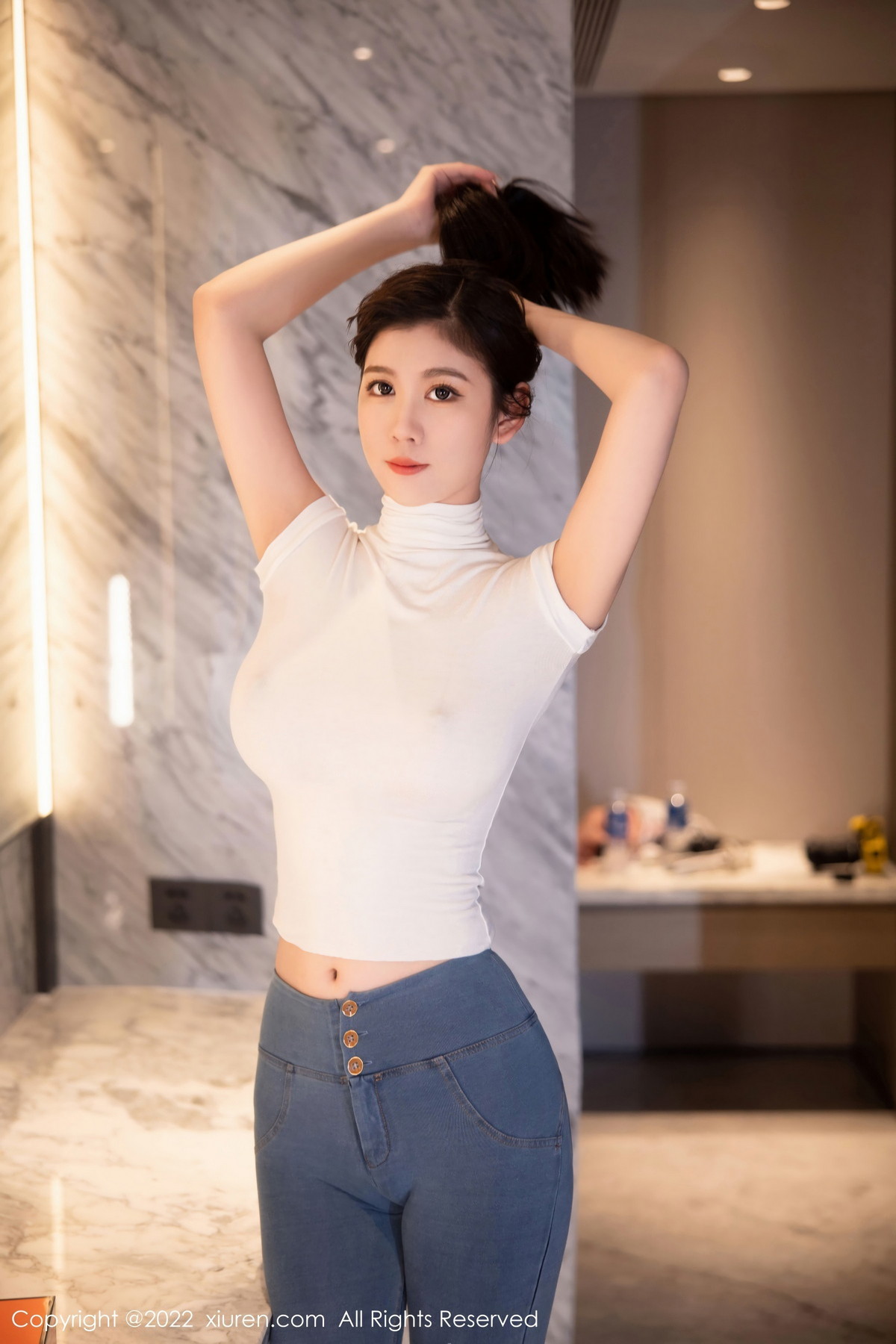 xgyw.top_XiuRen第5677期_模特李雅柔白色紧身上衣配蓝色牛仔裤露浅色内衣高挑迷人写真84P