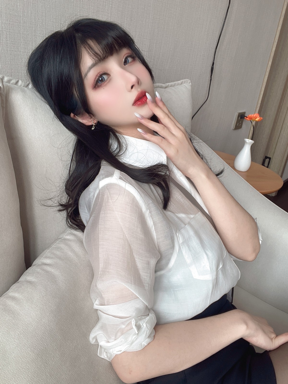 xgyw.top_网络美女rioko凉凉子OL前辈主题私房性感薄透白T配超薄黑丝秀黑色内衣诱惑写真51P