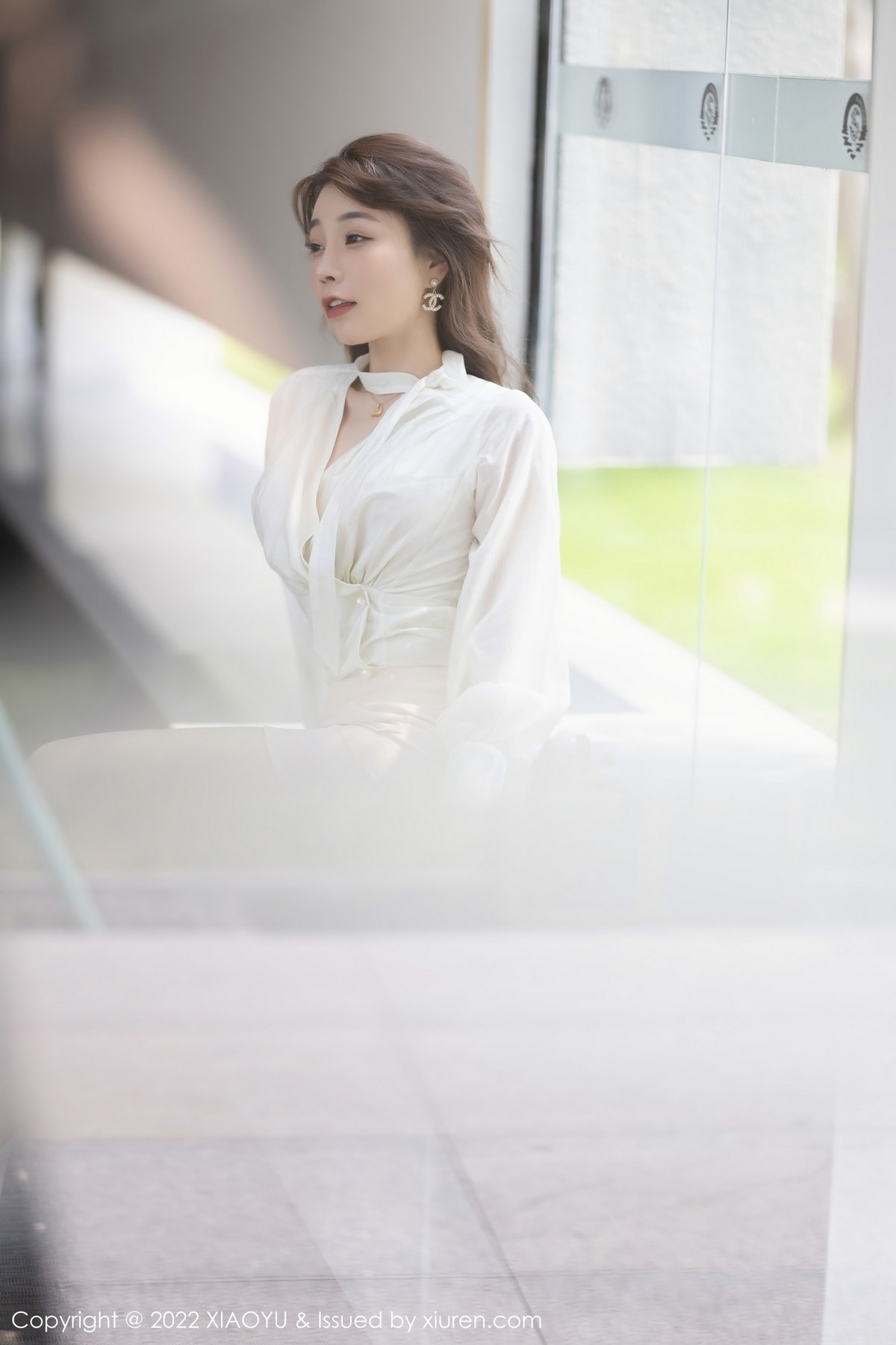 xgyw.top_[XiaoYu画语界]Vol.876_女神徐莉芝Booty白色上衣配粉短裙露粉色蕾丝内衣撩人诱惑写真85P