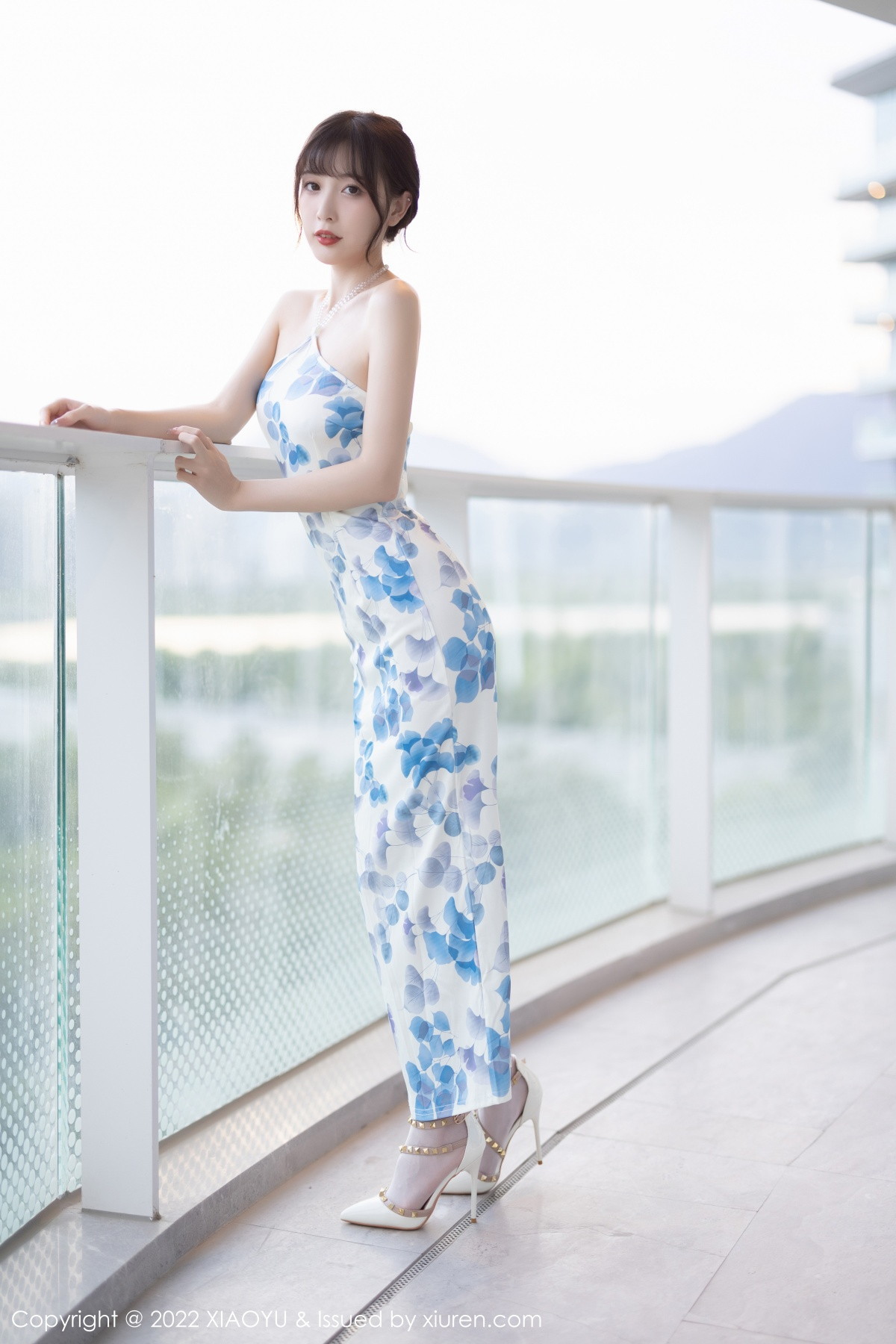 xgyw.top_[XiaoYu画语界]Vol.877_模特林星阑性感露肩带图案连衣短配超薄白丝袜秀美腿迷人写真85P