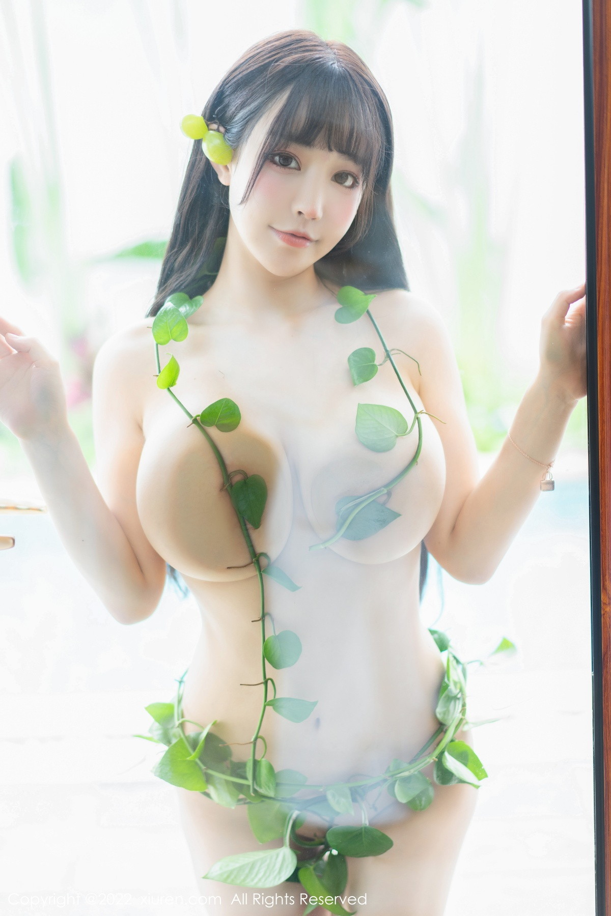 xgyw.top_XiuRen第5685期_女神朱可儿Flora西双版纳旅拍绿叶裹身秀火辣胴体惹火诱惑写真44P