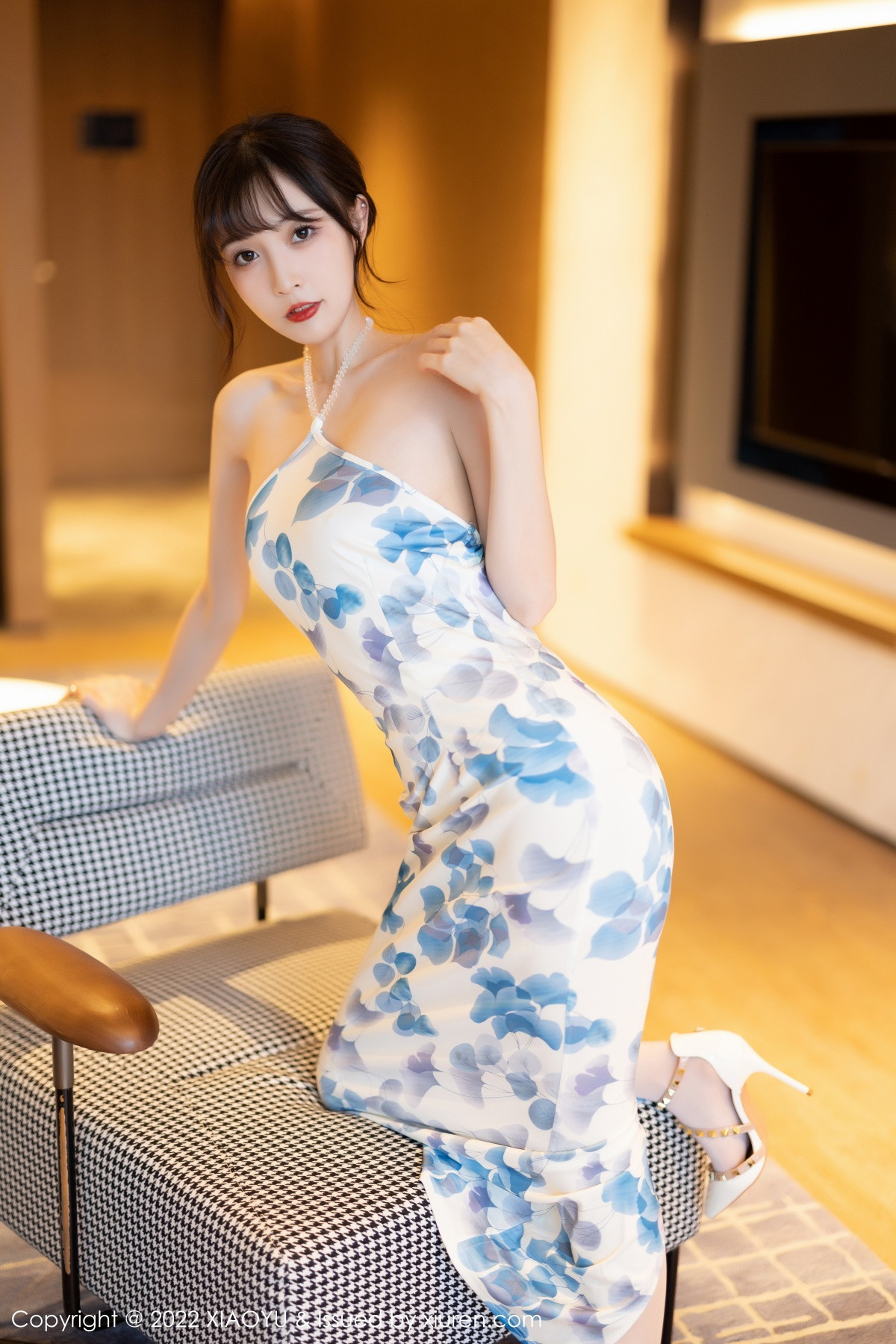 xgyw.top_[XiaoYu画语界]Vol.877_模特林星阑性感露肩带图案连衣短配超薄白丝袜秀美腿迷人写真85P
