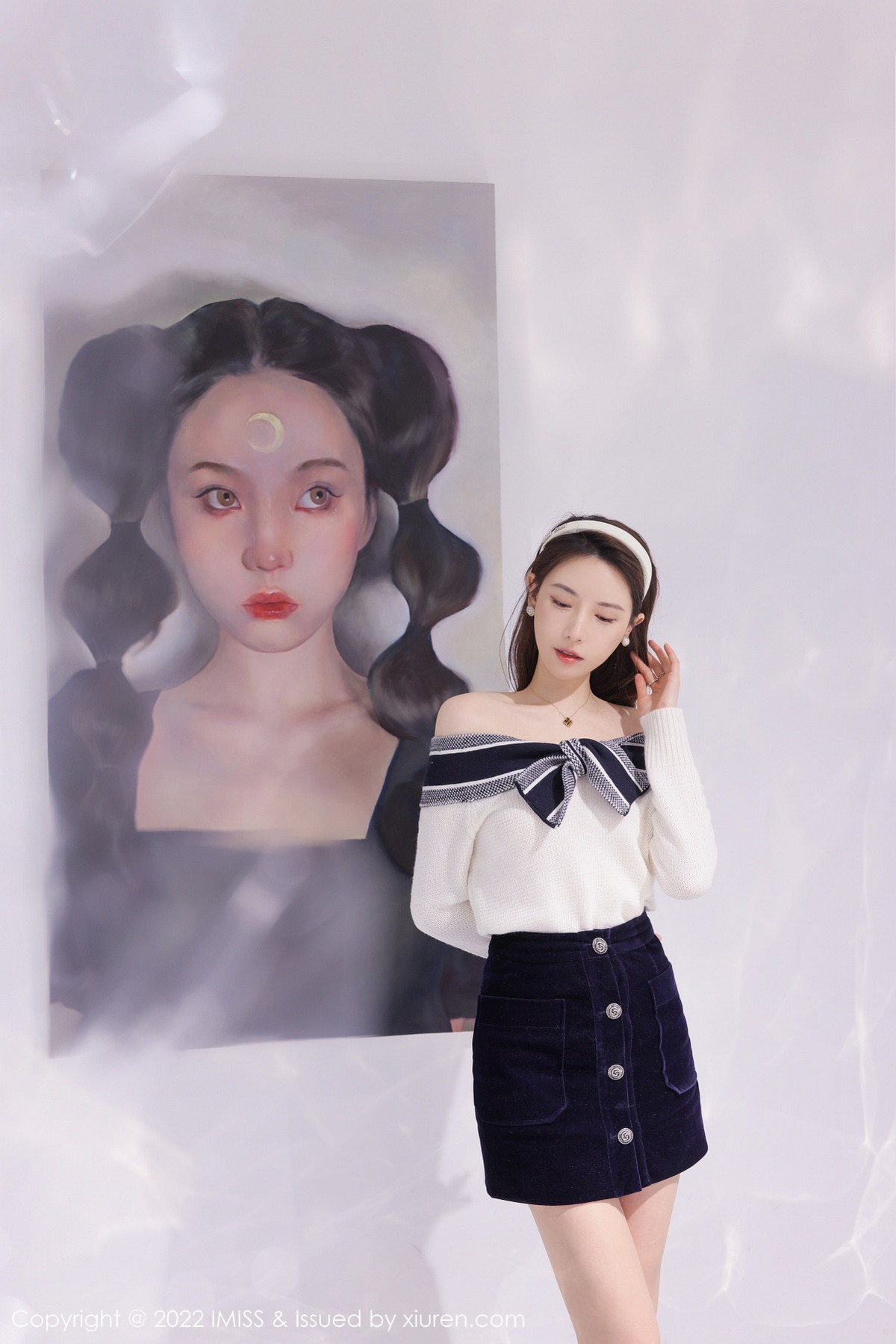 xgyw.top_[IMISS爱蜜社]Vol.704_气质女神Lynn刘奕宁艺术工作室低胸服饰配黑短裙性感迷人写真22P