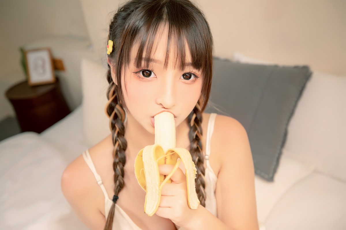 xgyw.top_萝莉美女神楽板真冬雪糕少女主题私房波波池性感粉色睡衣配白丝袜诱惑写真150P
