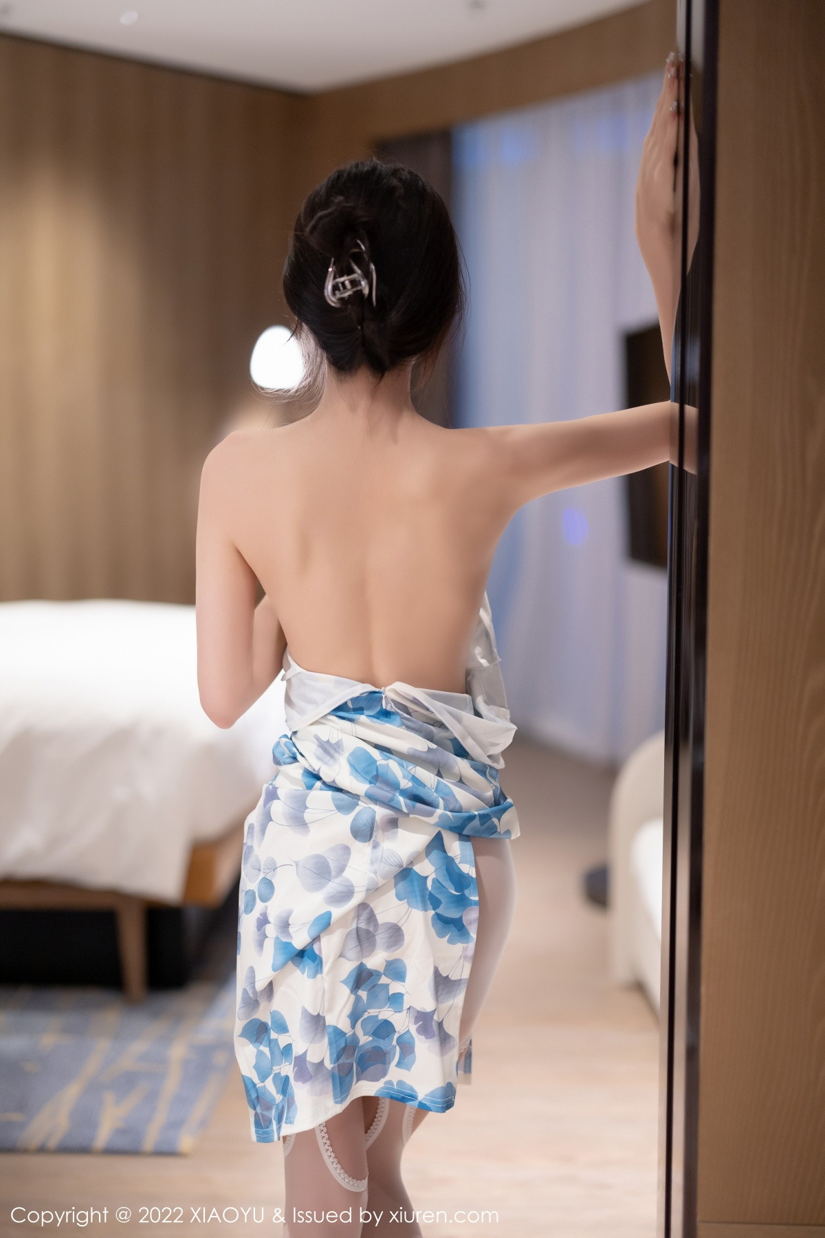 xgyw.top_[XiaoYu画语界]Vol.877_模特林星阑性感露肩带图案连衣短配超薄白丝袜秀美腿迷人写真85P