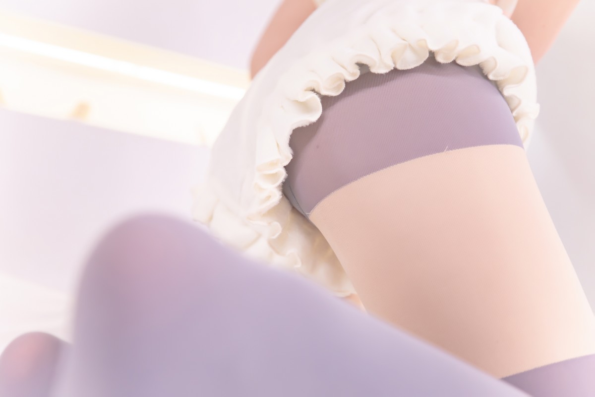 xgyw.top_萝莉美女神楽板真冬草莓胖次主题私房床上性感内衣配灰色丝袜秀美腿诱惑写真75P