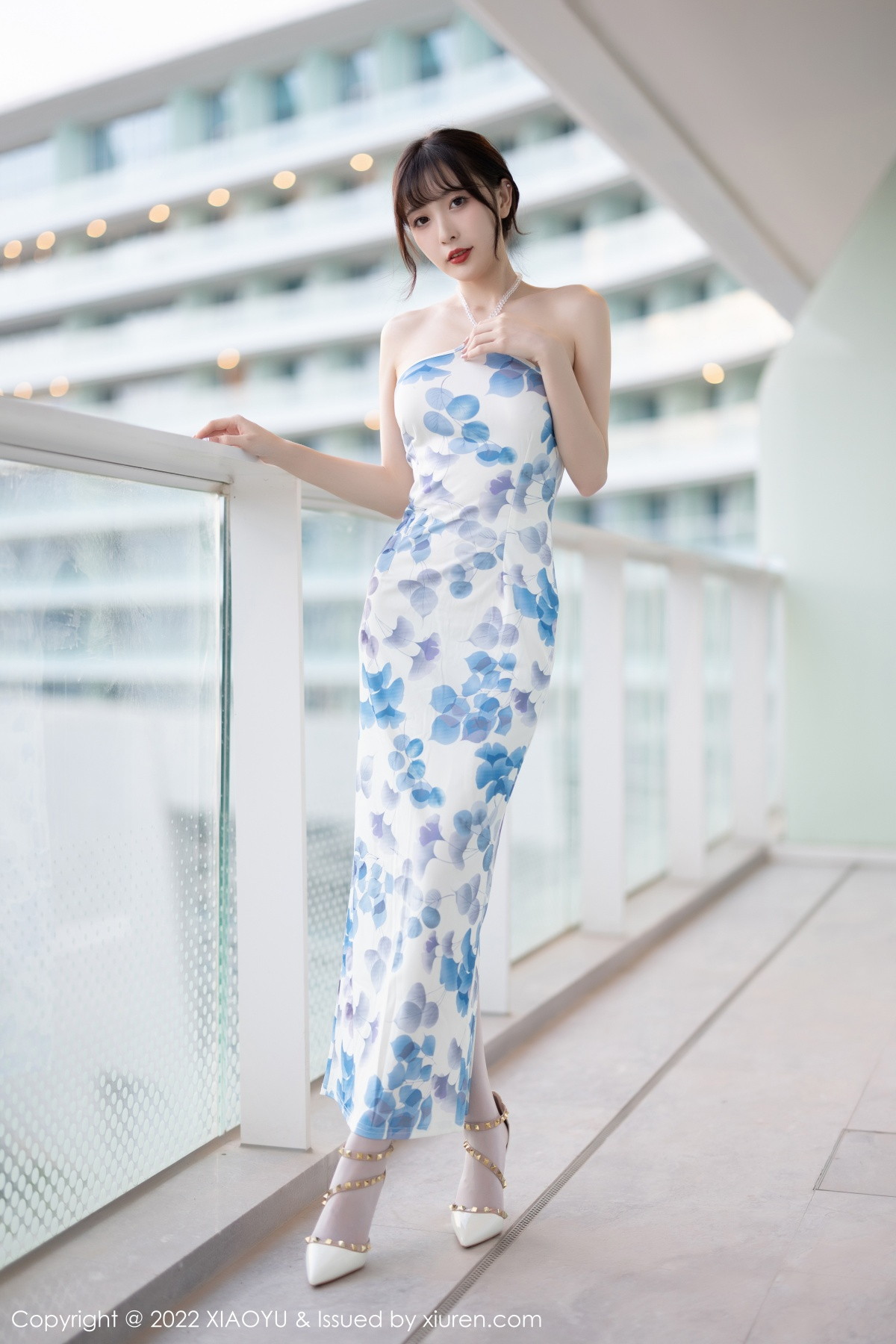 xgyw.top_[XiaoYu画语界]Vol.877_模特林星阑性感露肩带图案连衣短配超薄白丝袜秀美腿迷人写真85P